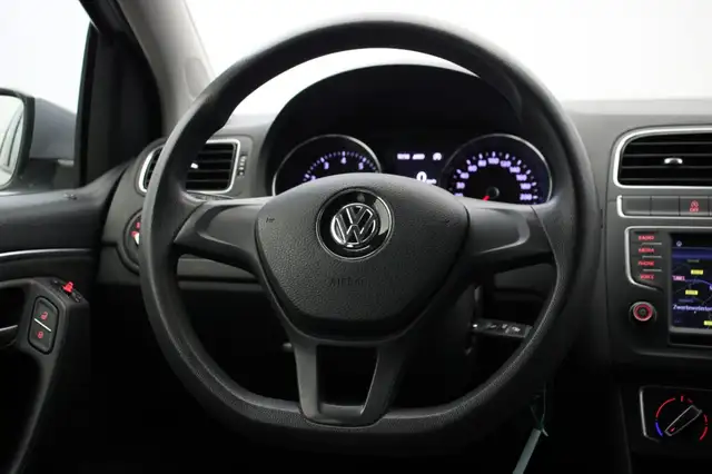 Volkswagen Polo view 19