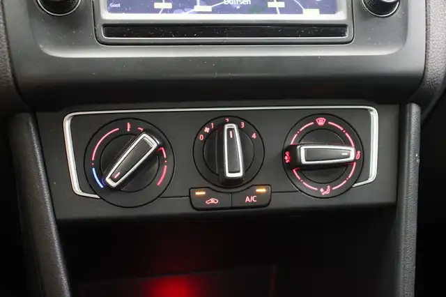 Volkswagen Polo view 24