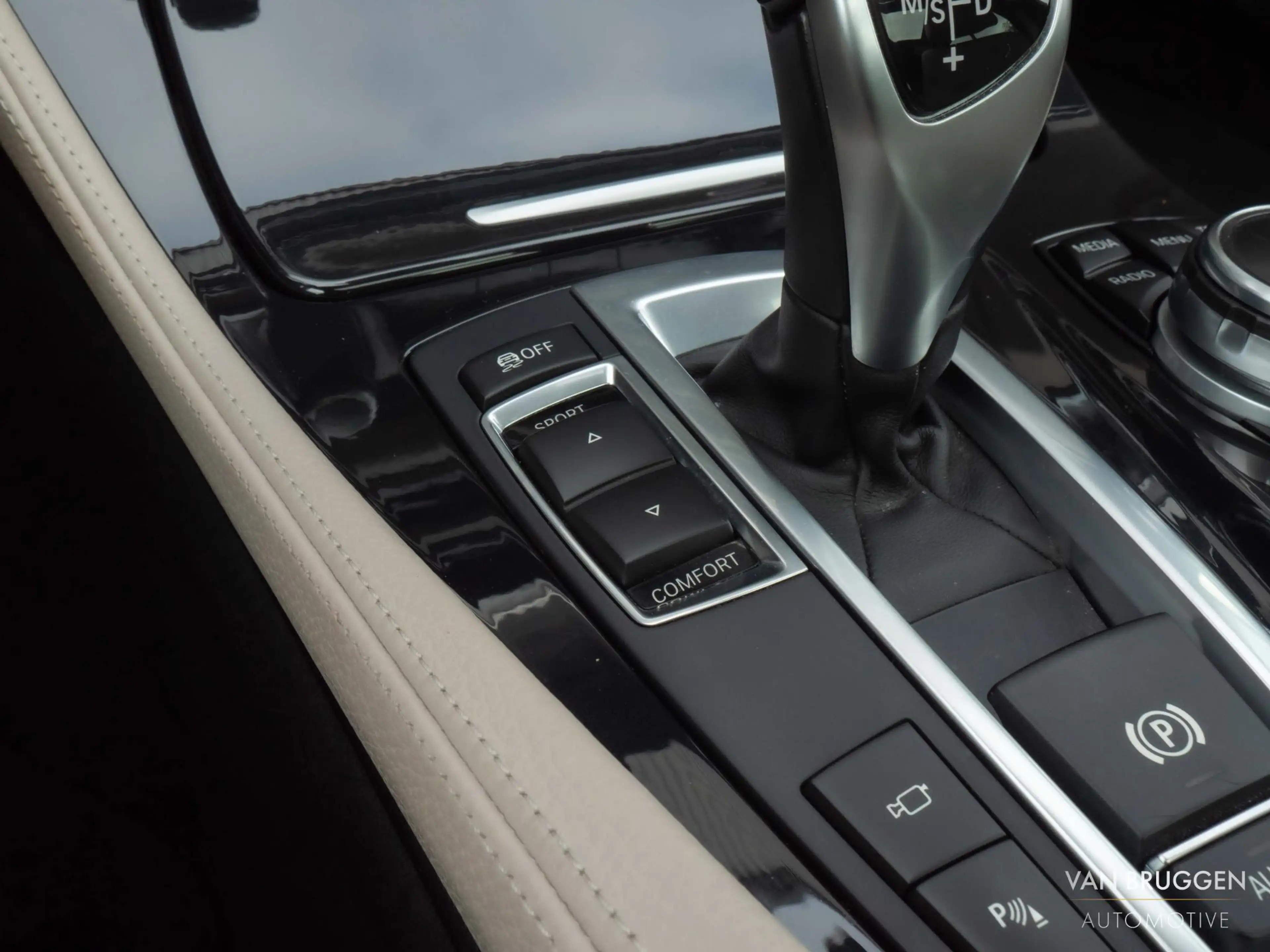 BMW 528 5-serie Touring 528i M-Sport High Executive Pano H — photo 38