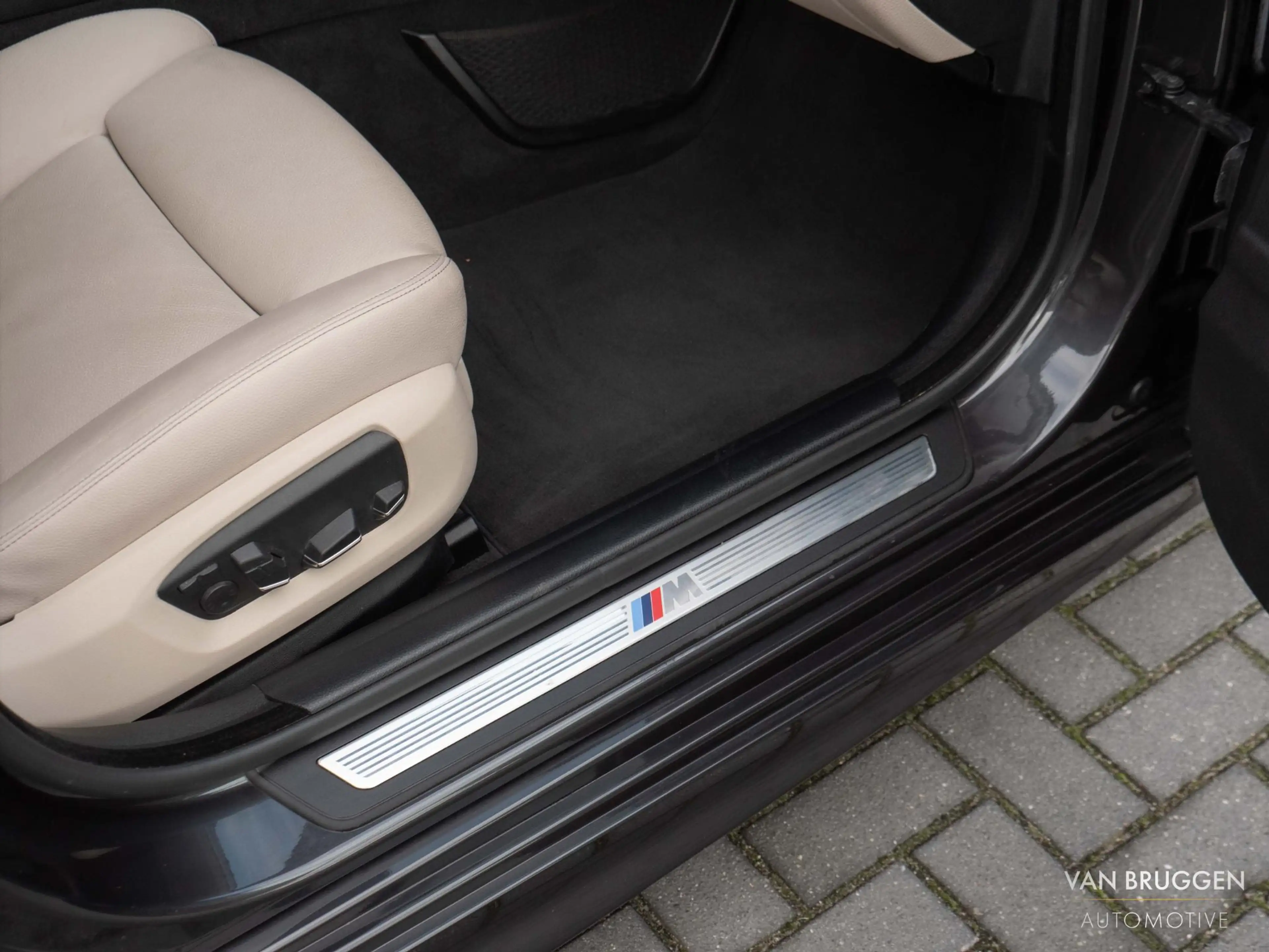 BMW 528 5-serie Touring 528i M-Sport High Executive Pano H — photo 40