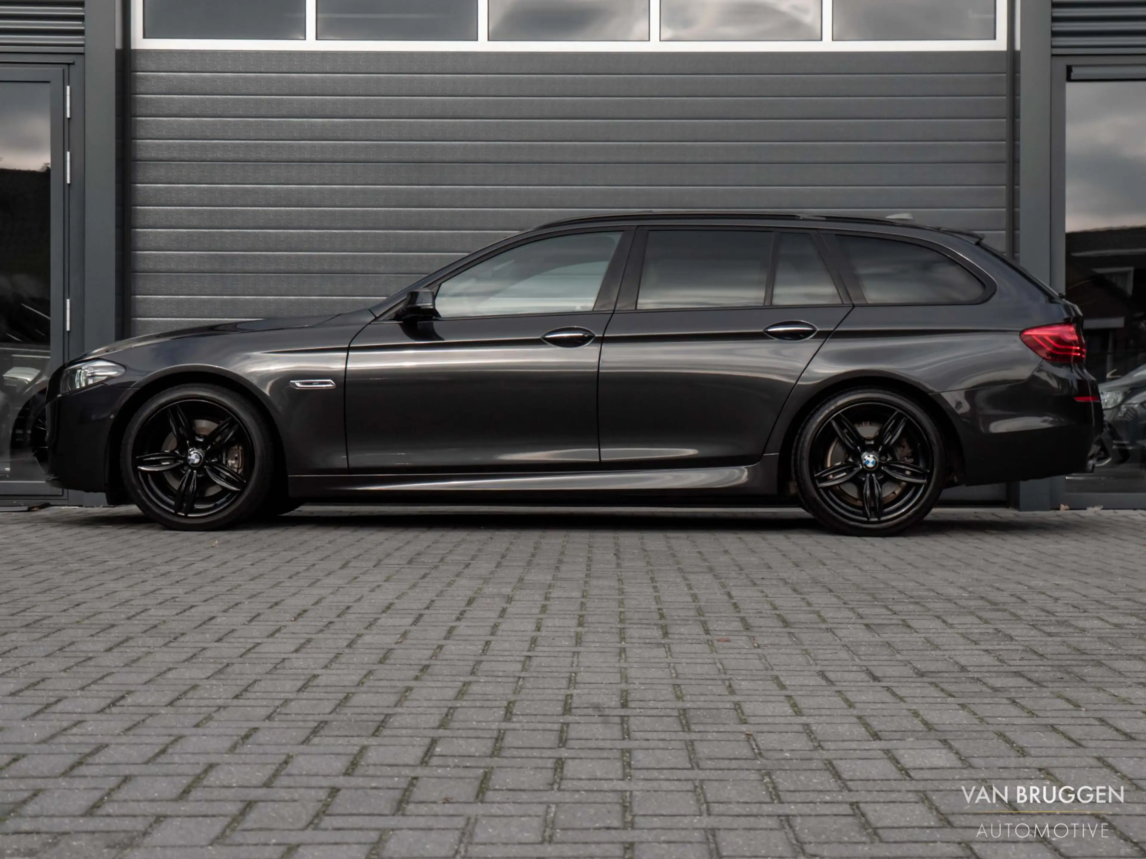 BMW 528 5-serie Touring 528i M-Sport High Executive Pano H — photo 9