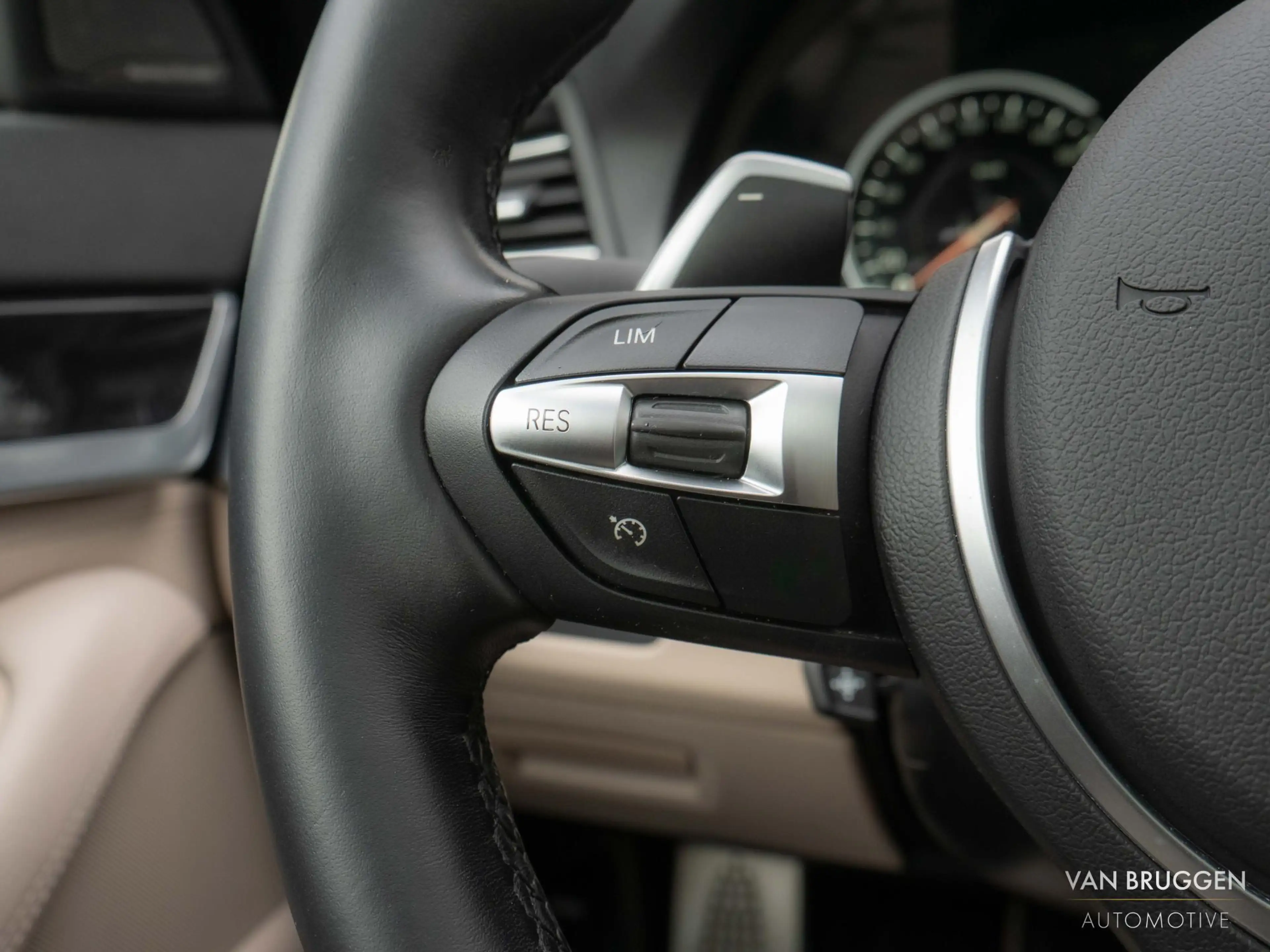 BMW 528 5-serie Touring 528i M-Sport High Executive Pano H — photo 22