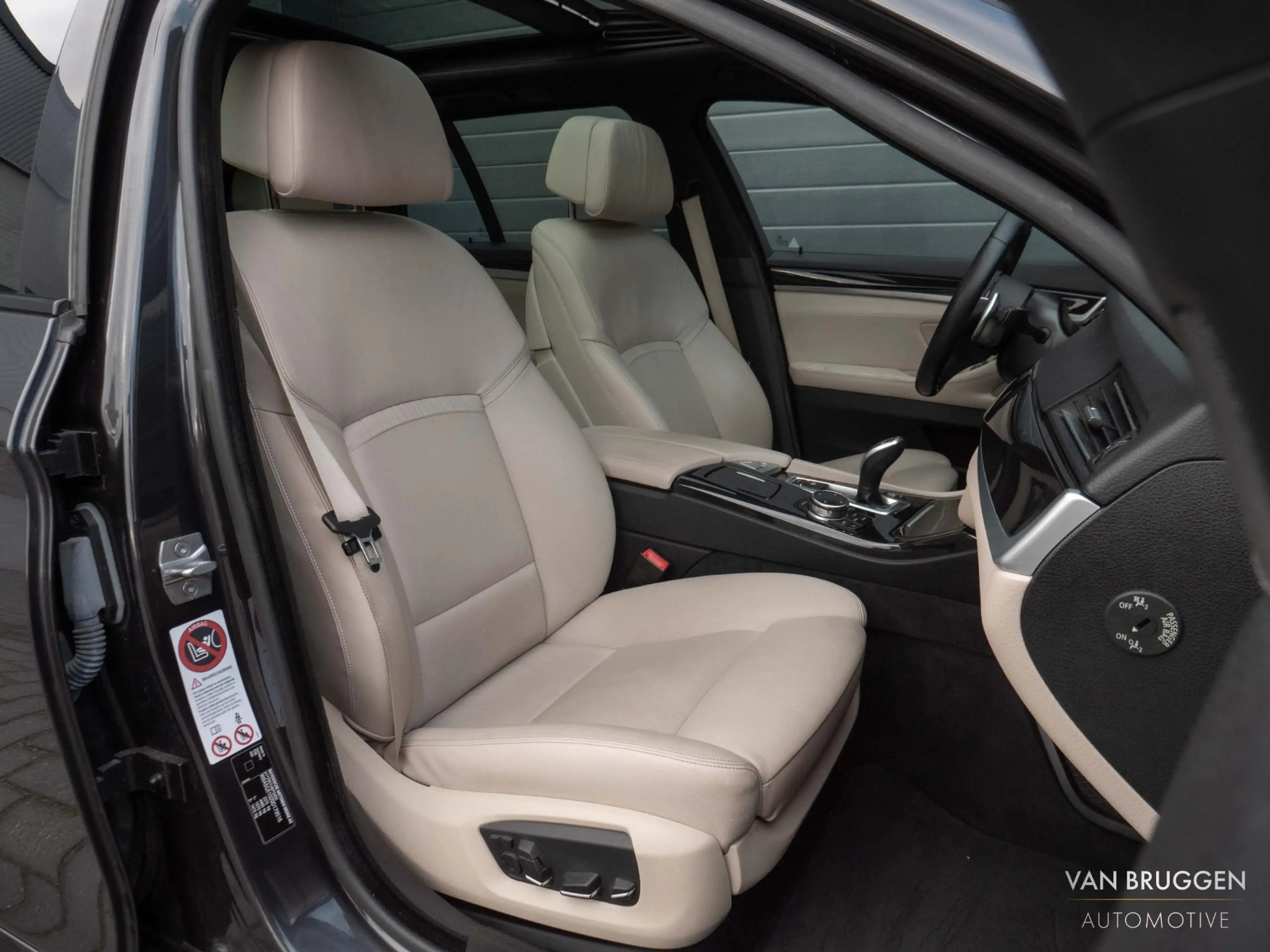BMW 528 5-serie Touring 528i M-Sport High Executive Pano H — photo 17