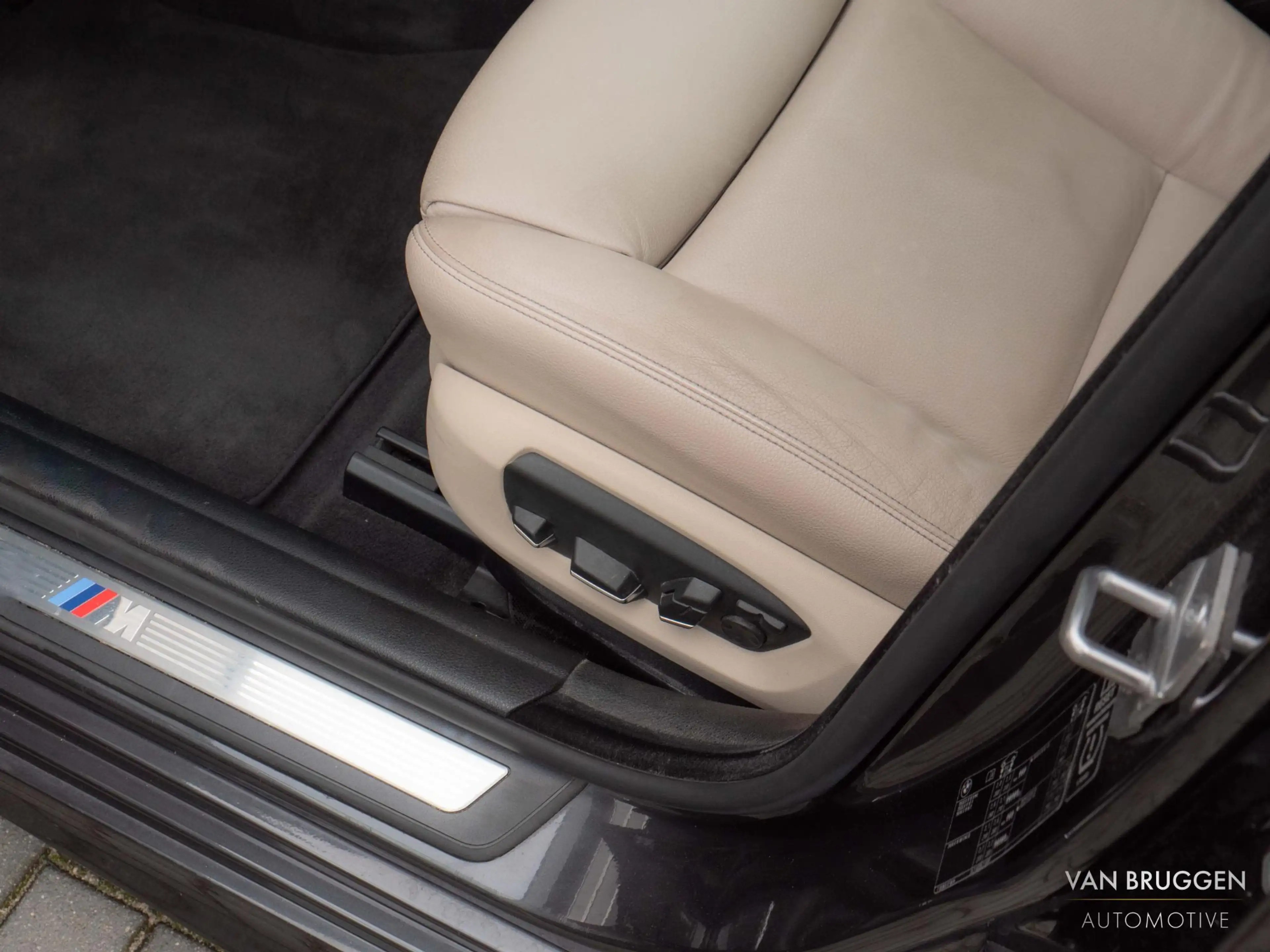 BMW 528 5-serie Touring 528i M-Sport High Executive Pano H — photo 35
