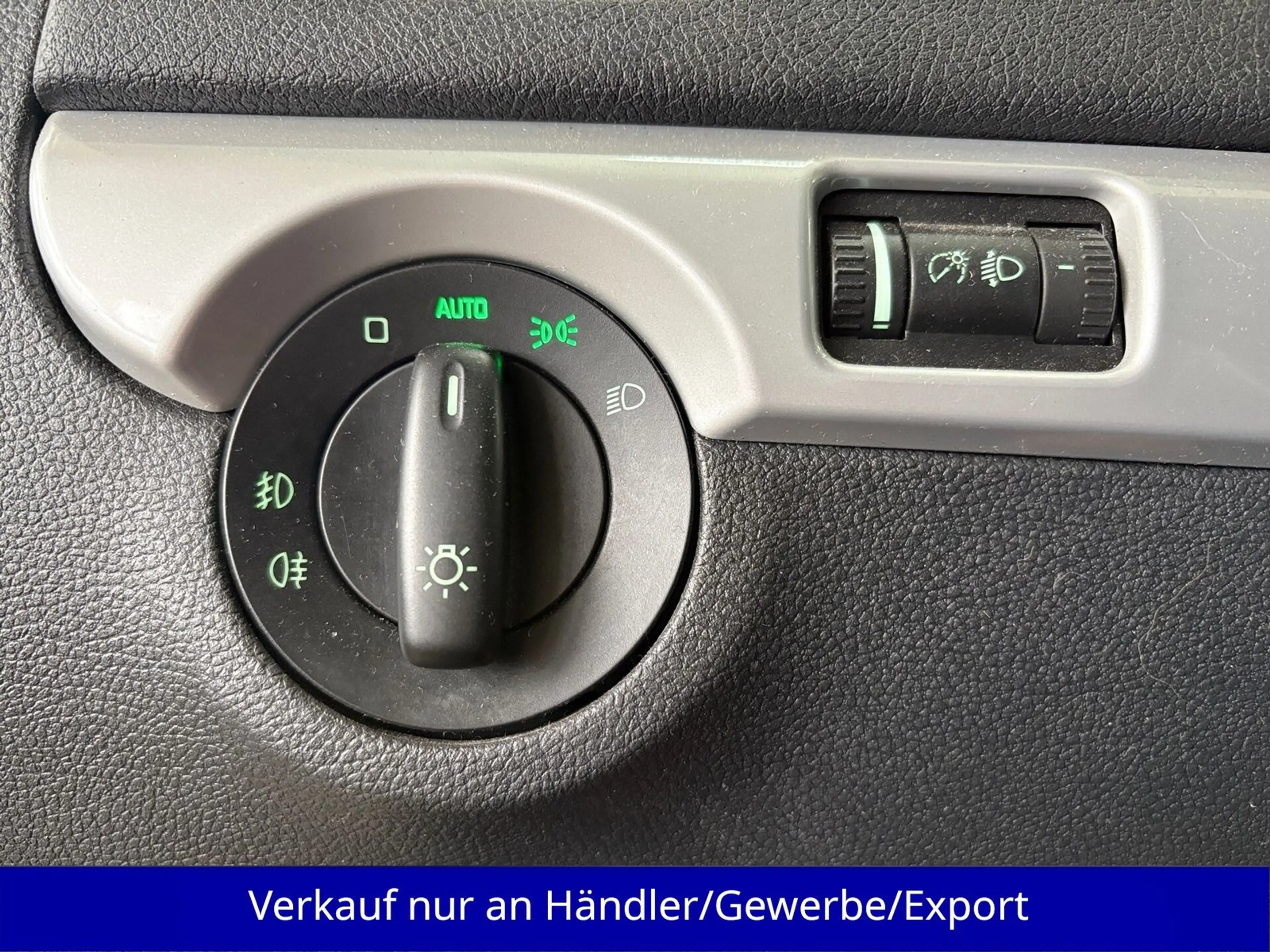 Skoda Yeti 1.4 TSI 1.Hand Klimaautomatik SHZ PDC — photo 15