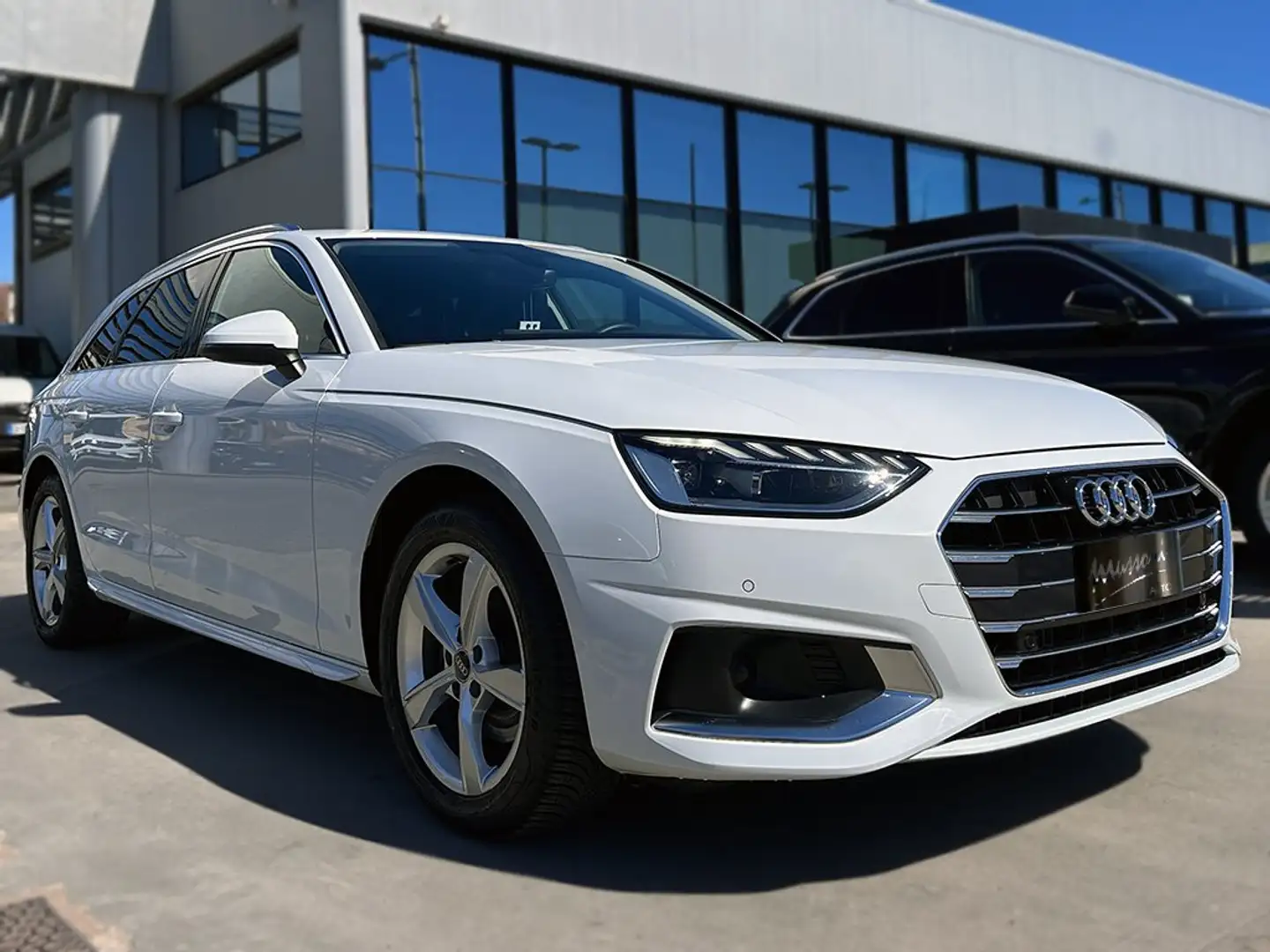 Audi A4 Avant 35 2.0 tdi mhev BusinessAdvanced s-tronic Bianco - 1