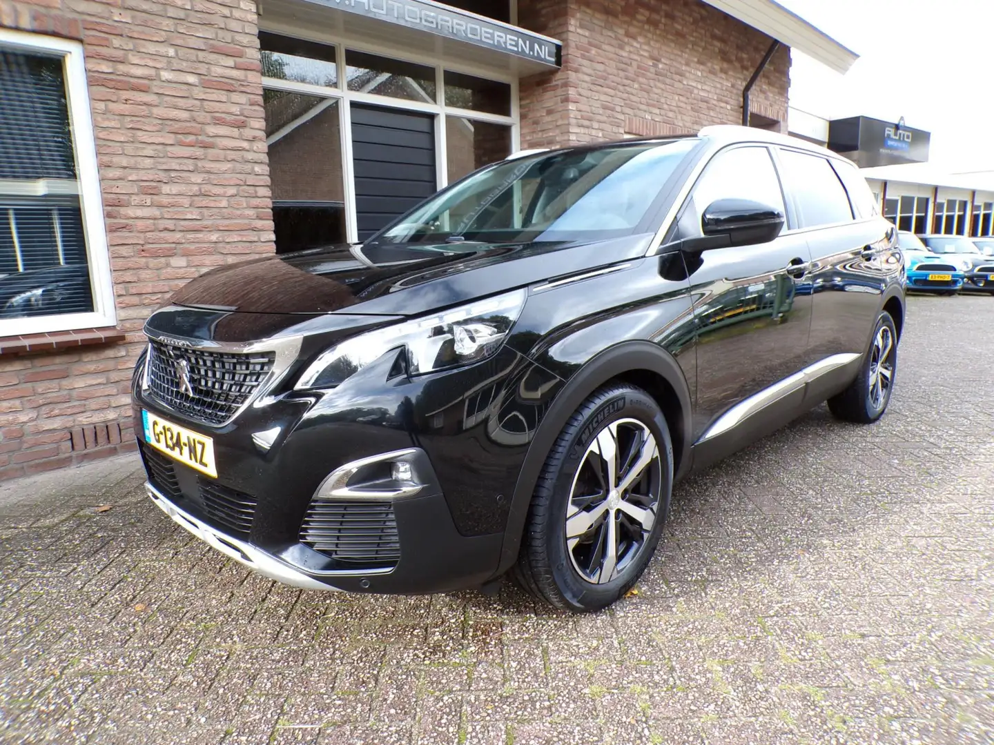 Peugeot 5008 1.6 PureTech GT-Line Zwart - 1