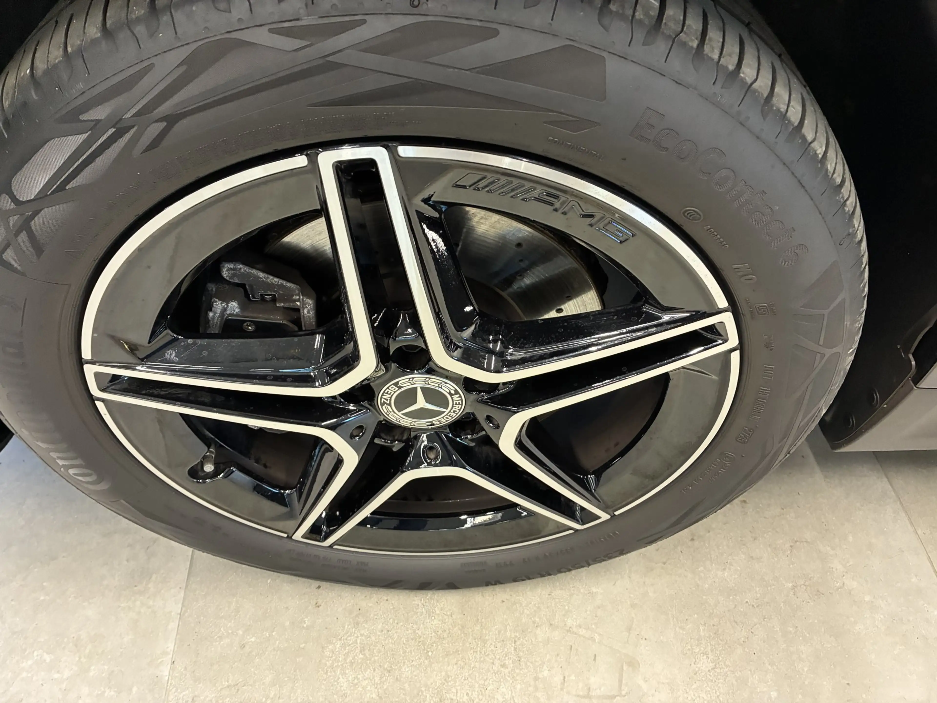 Mercedes-Benz GLA 200 d 4MATIC — photo 17