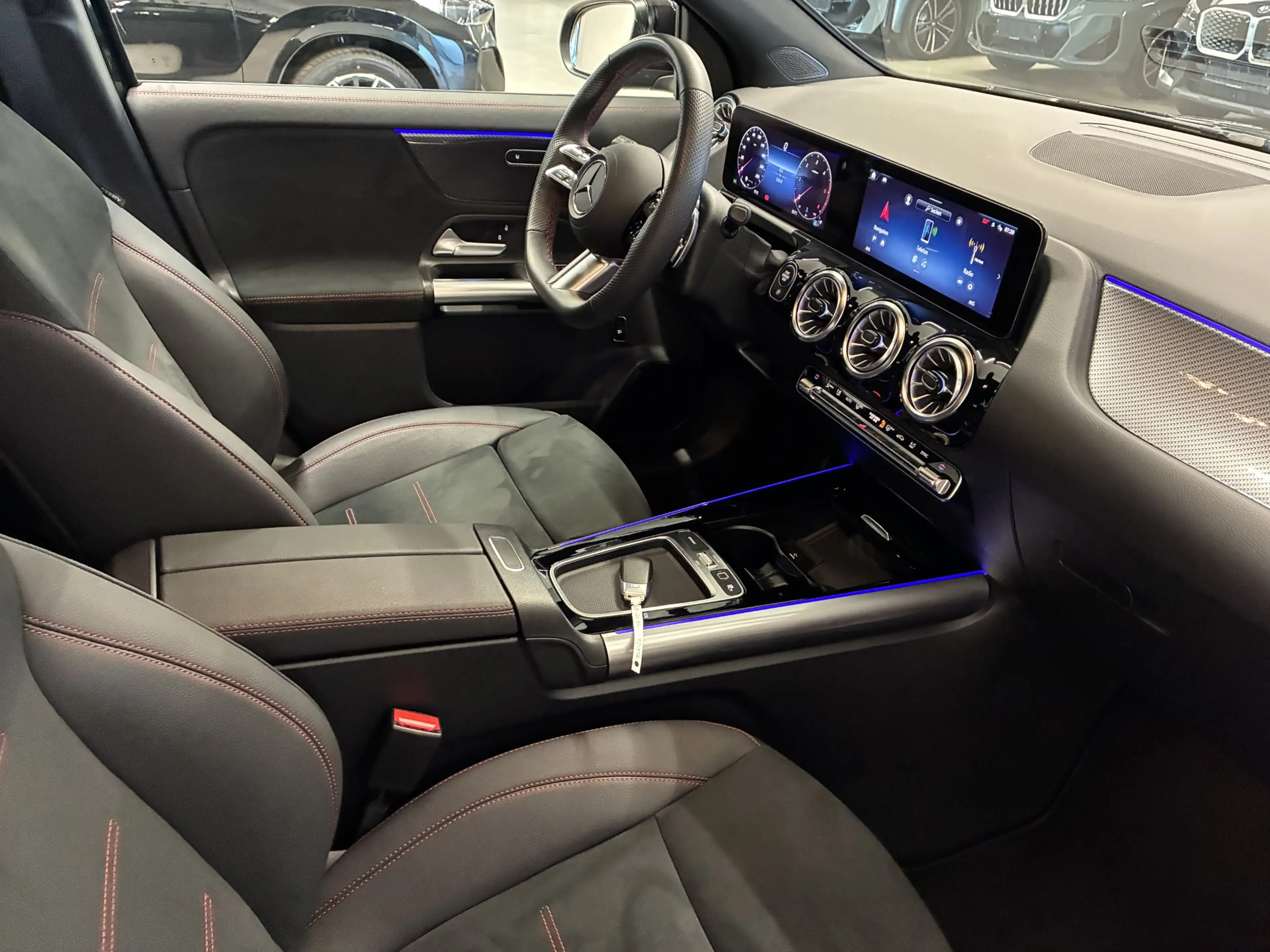 Mercedes-Benz GLA 200 d 4MATIC — photo 10