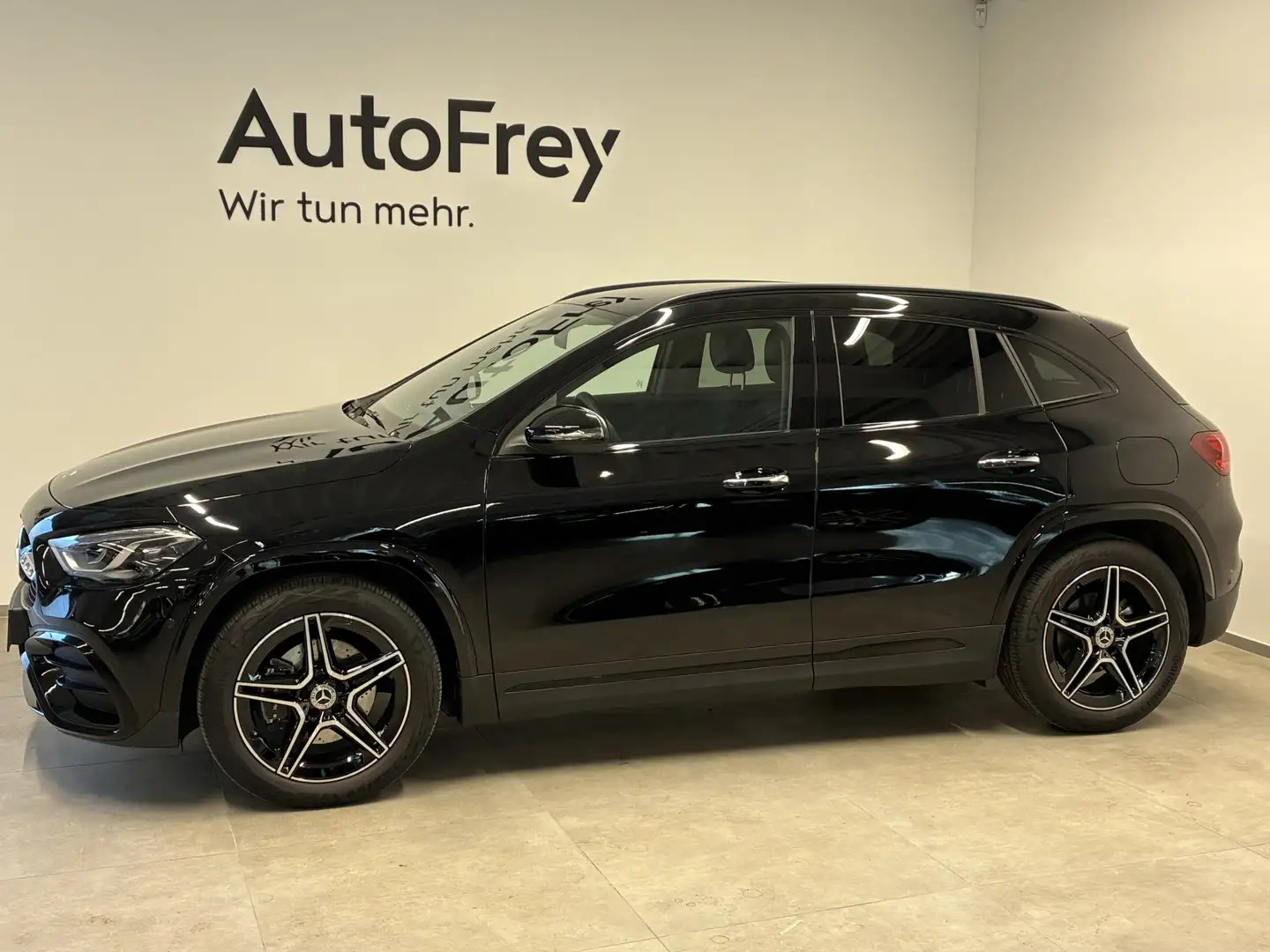 Mercedes-Benz GLA 200 d 4MATIC Schwarz - 2