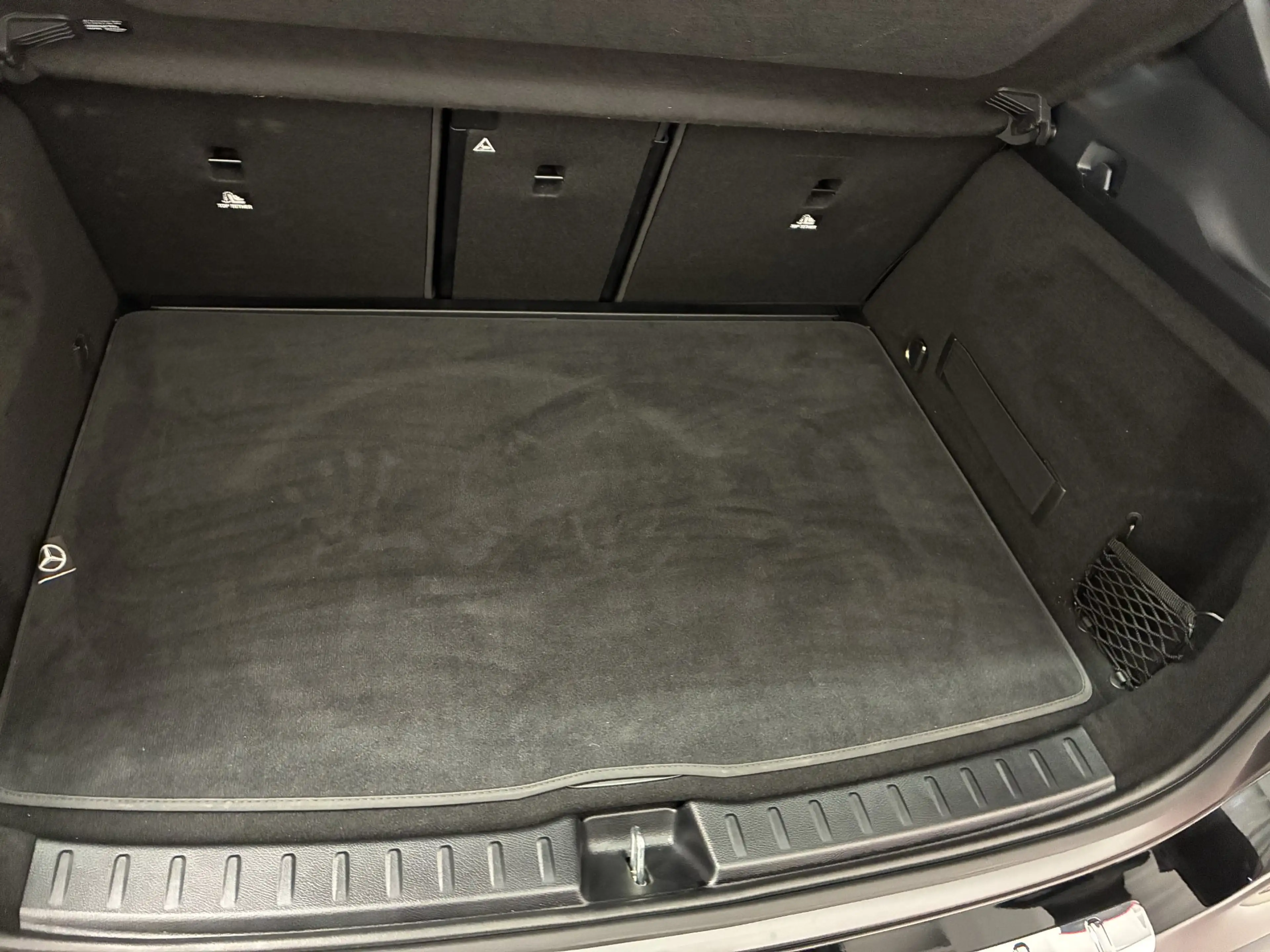 Mercedes-Benz GLA 200 d 4MATIC — photo 7