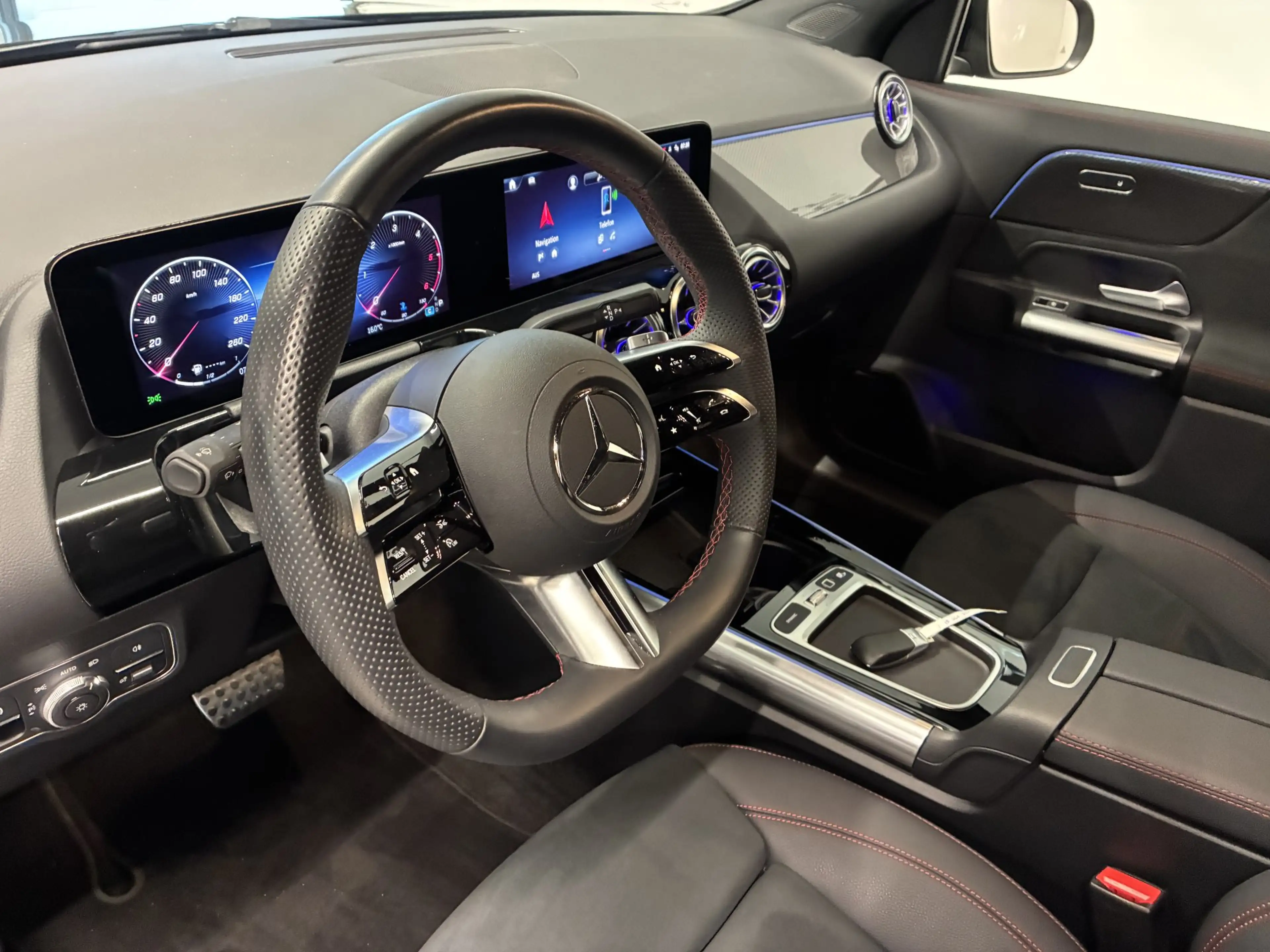 Mercedes-Benz GLA 200 d 4MATIC — photo 8