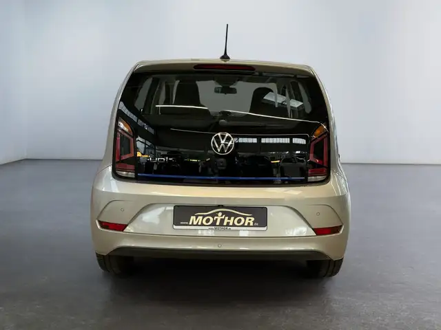 Volkswagen E-Up! view 5