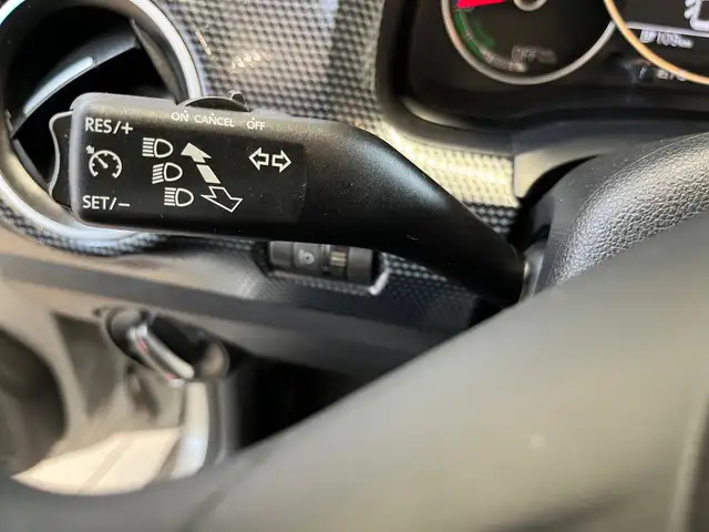 Volkswagen E-Up! view 21