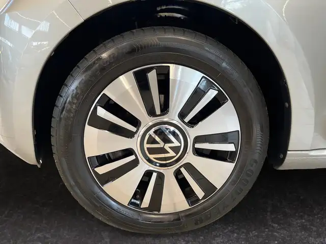 Volkswagen E-Up! view 15