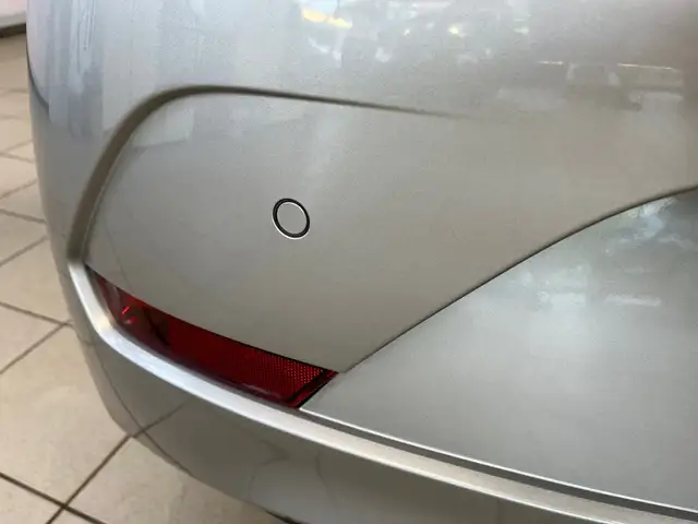 Volkswagen E-Up! view 18