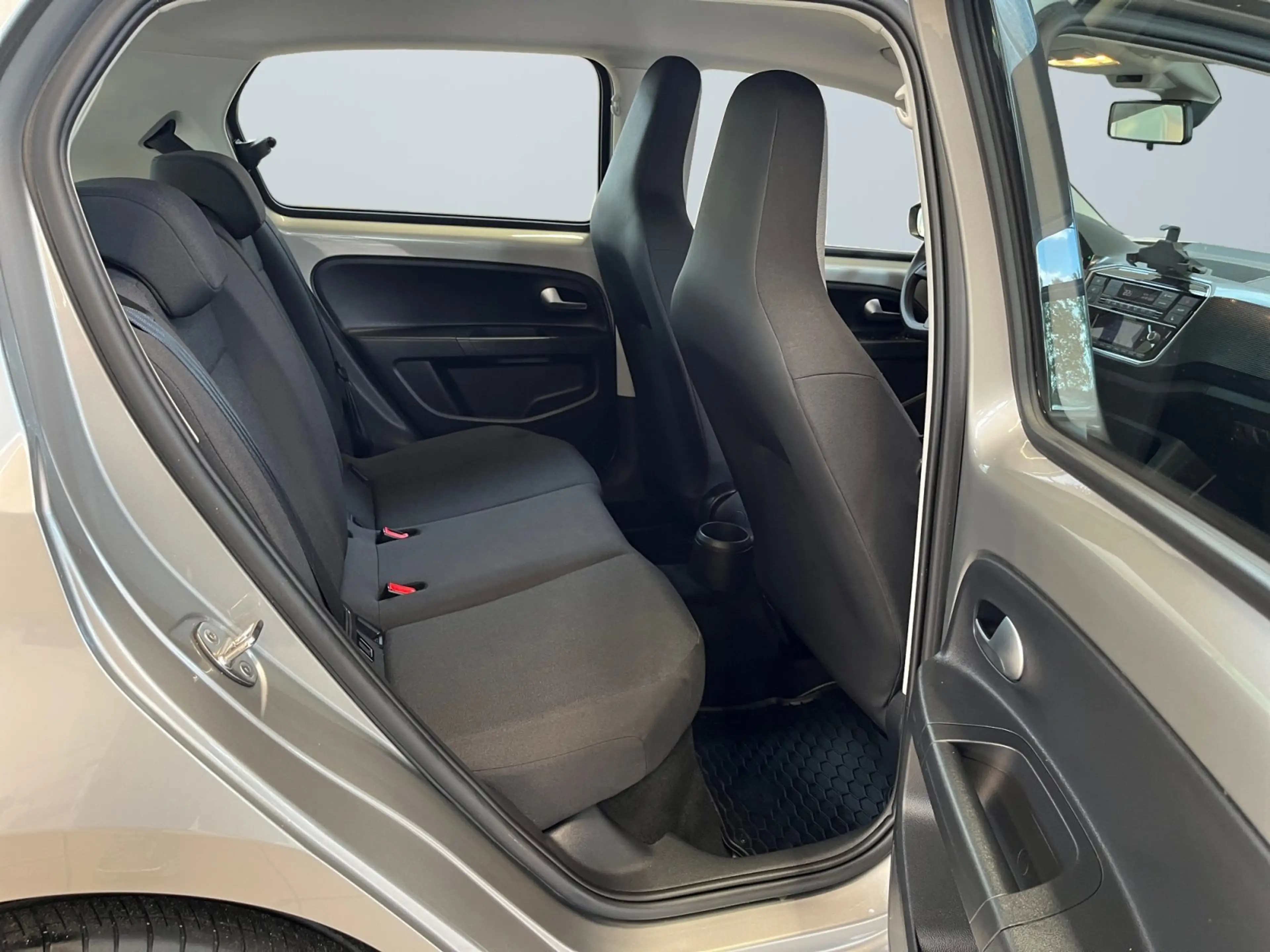 Volkswagen e-up! move up! 36kWh KlimaA Sitzheizung Bluetooth — photo 11