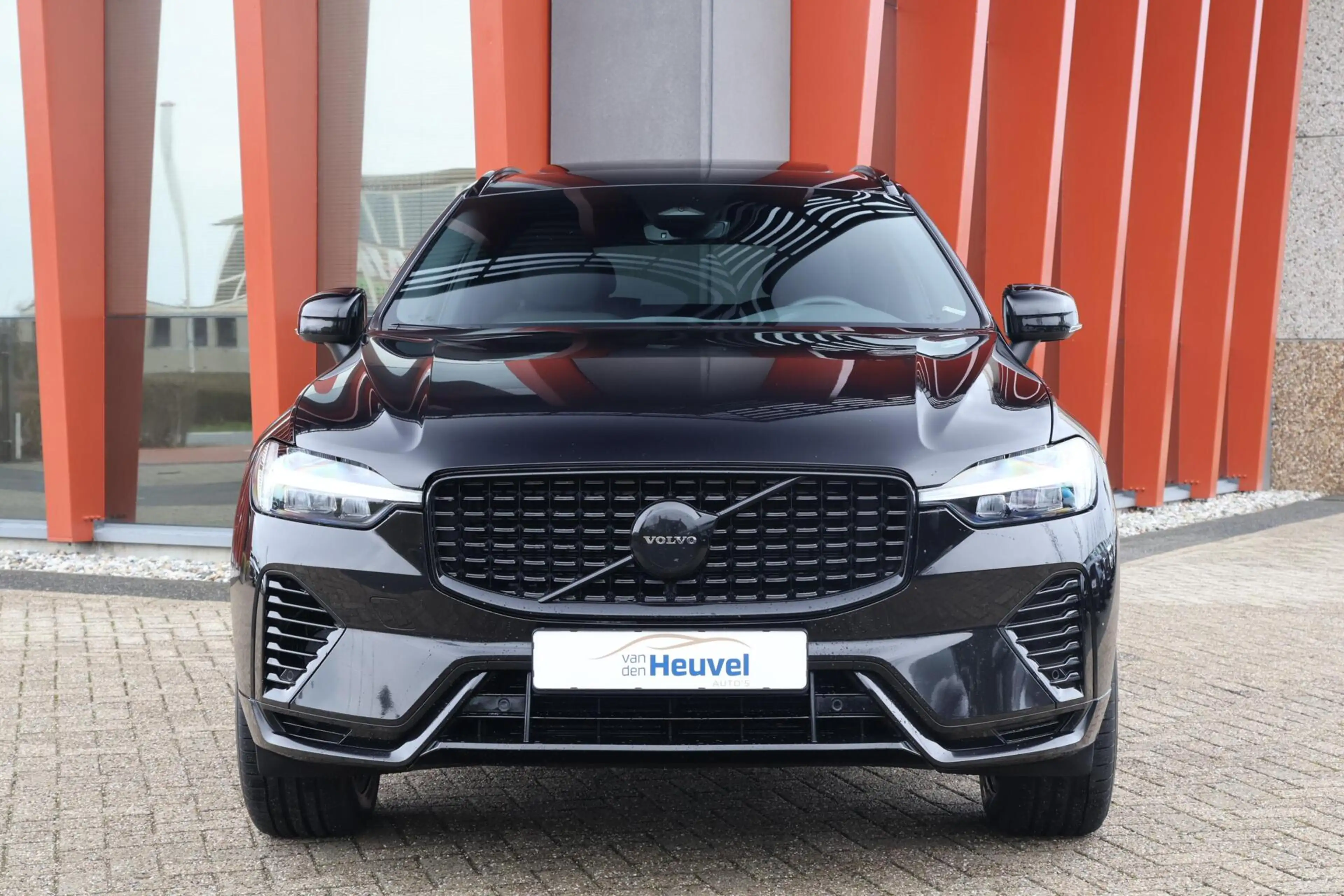 Volvo XC60 T6 Recharge AWD R-Design | Stoelverwarming | Parke — photo 2