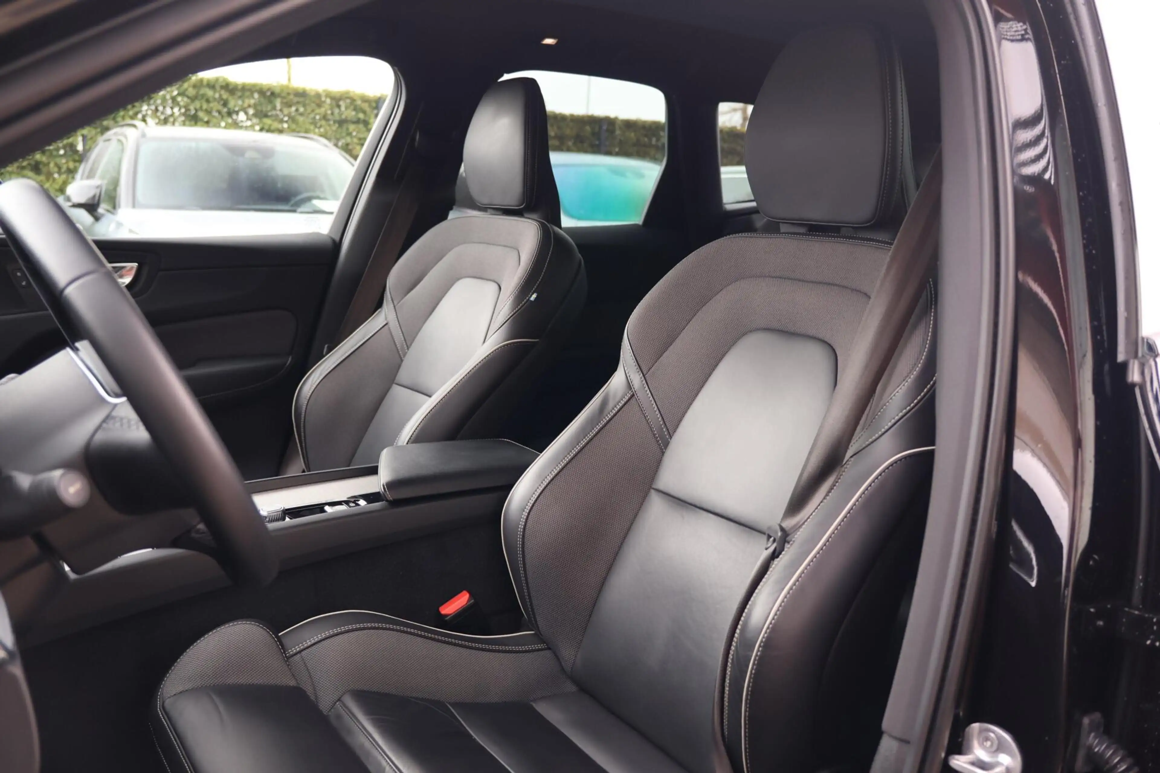 Volvo XC60 T6 Recharge AWD R-Design | Stoelverwarming | Parke — photo 15