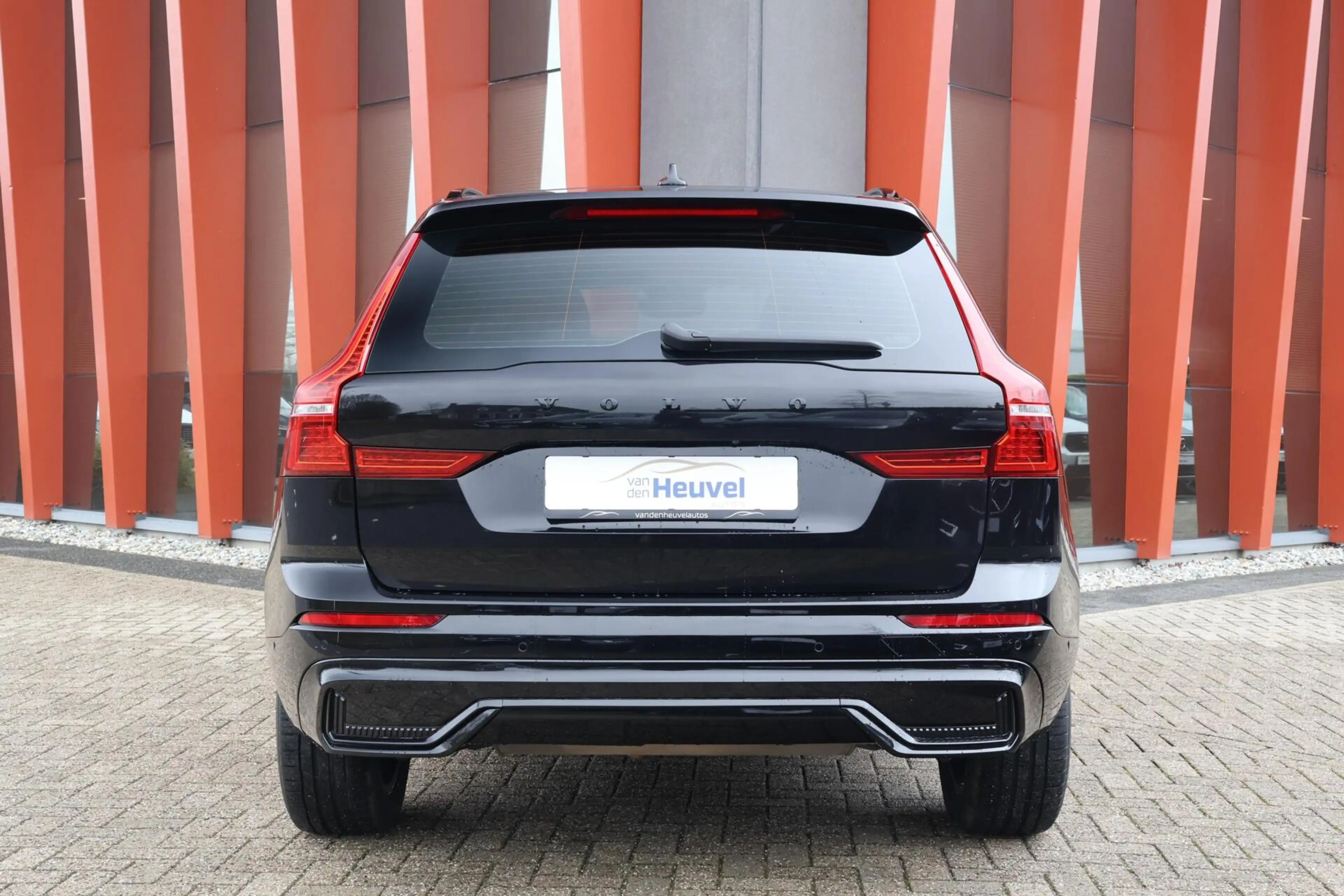 Volvo XC60 T6 Recharge AWD R-Design | Stoelverwarming | Parke — photo 4