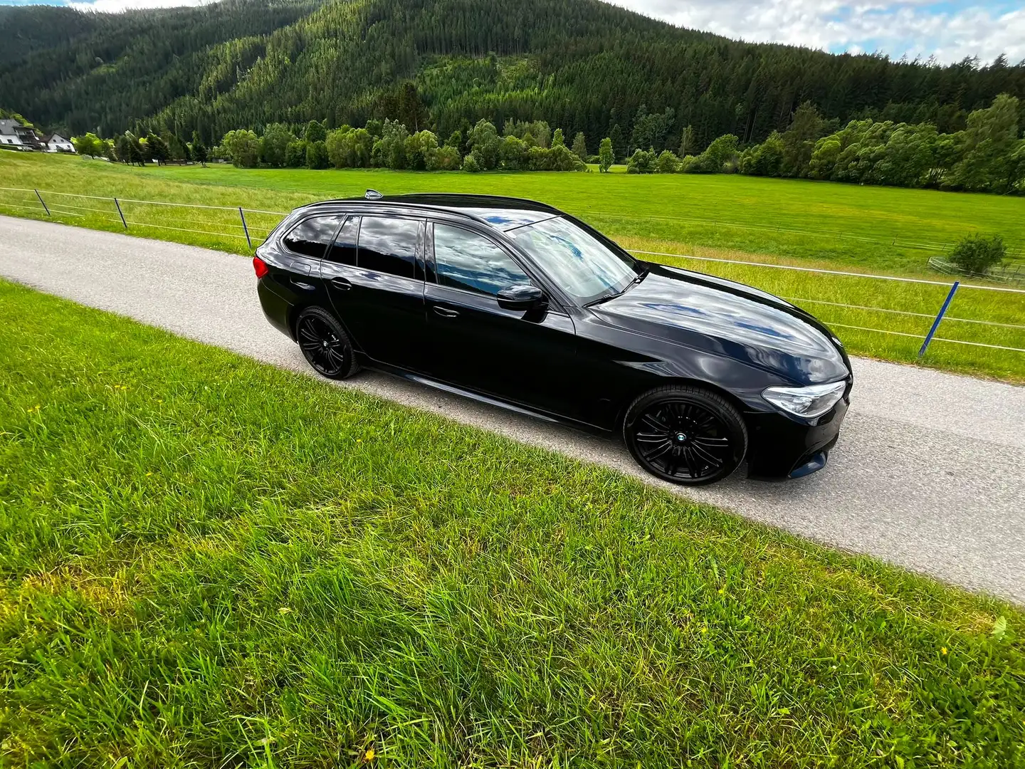BMW 540 540d xDrive Touring Aut. Blau - 1