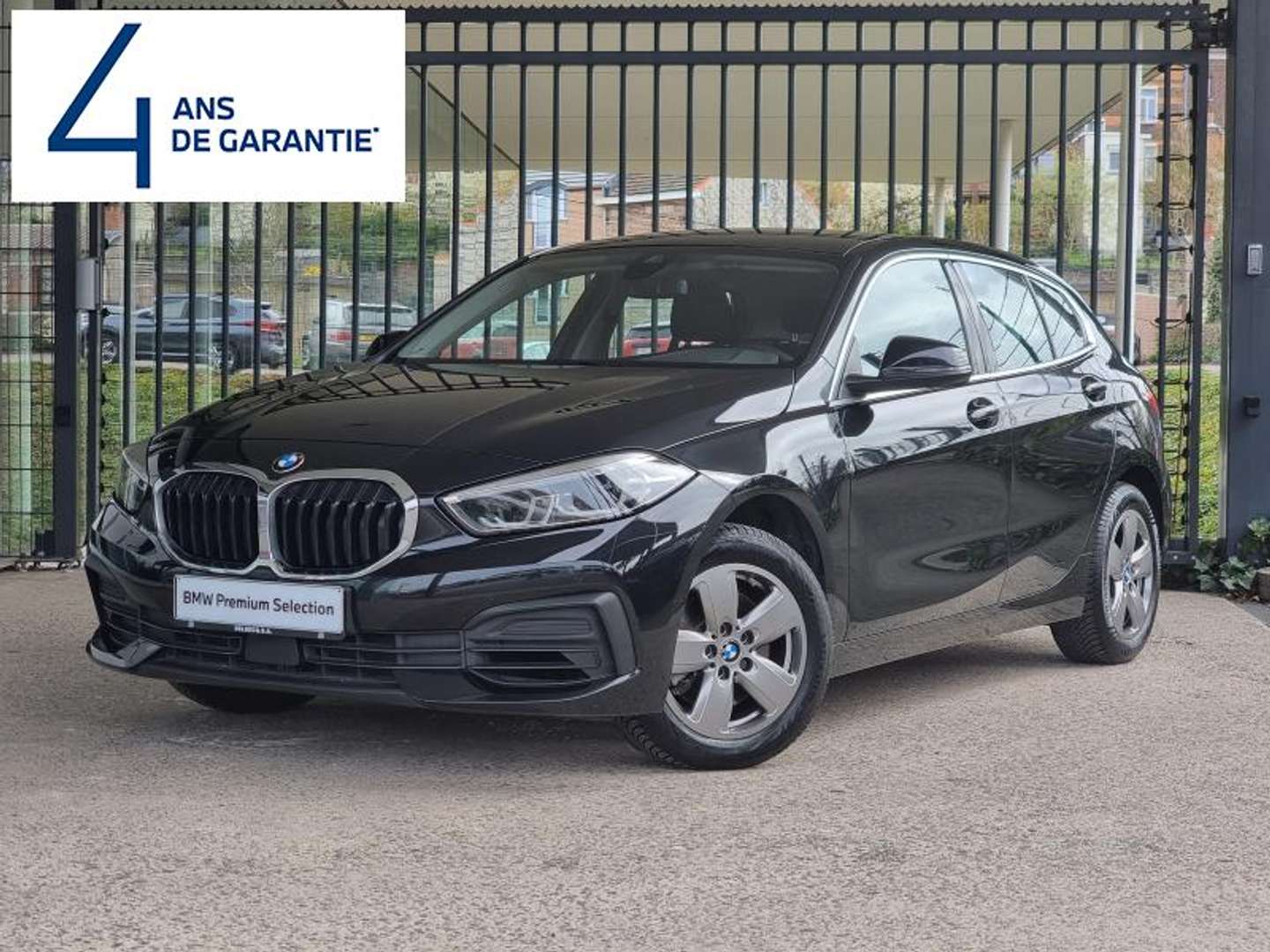 BMW 116 nuo 293 €/ mėn Benzinas 2023m. Sedanas Mechaninė