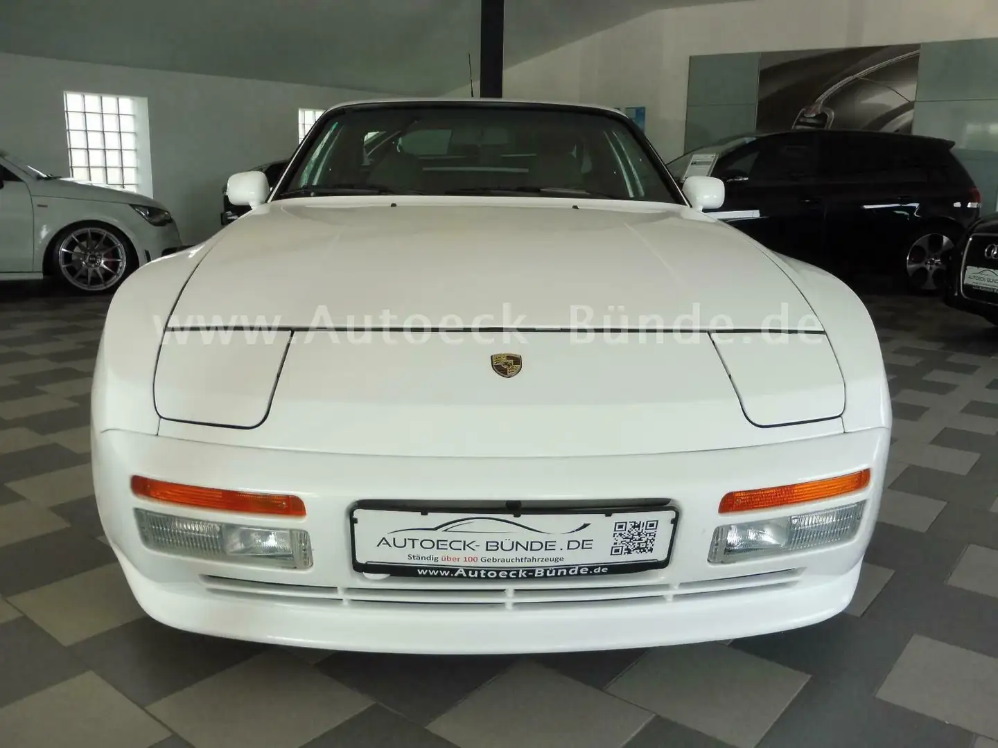 Porsche 924 / 944 Kerscher Breitbau/CLASSIC DATA NOTE 2 White - 2
