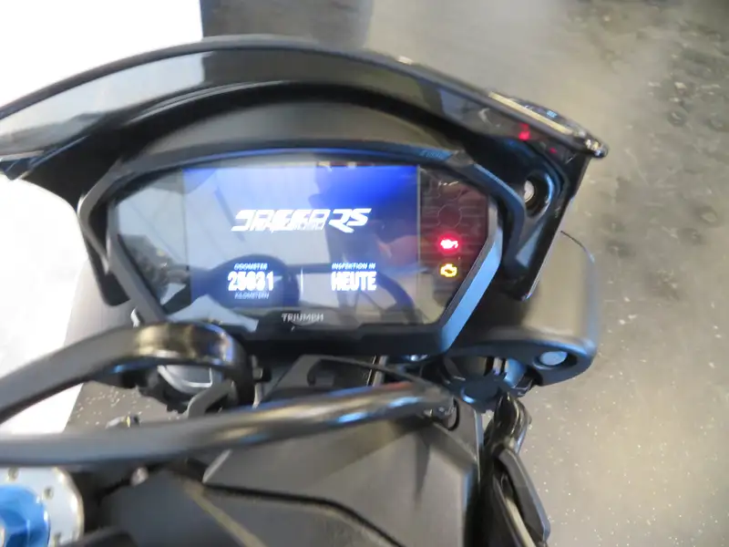 Triumph Speed Triple 1050 - foto 6