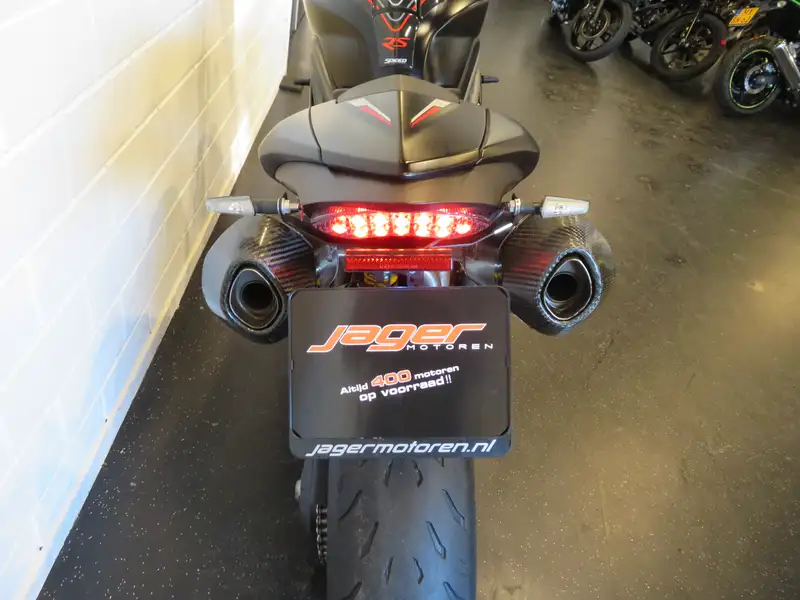 Triumph Speed Triple 1050 - foto 4