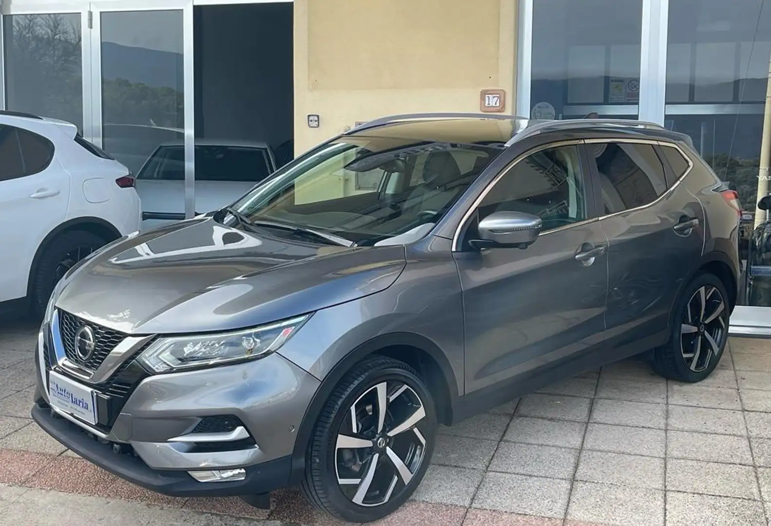 Nissan Qashqai 1.5 dci Tekna 115cv "Interni sport-Fari Full led' Grigio - 2