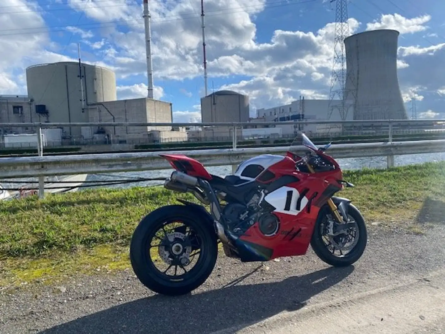 Ducati Panigale V4 R Rood - 1