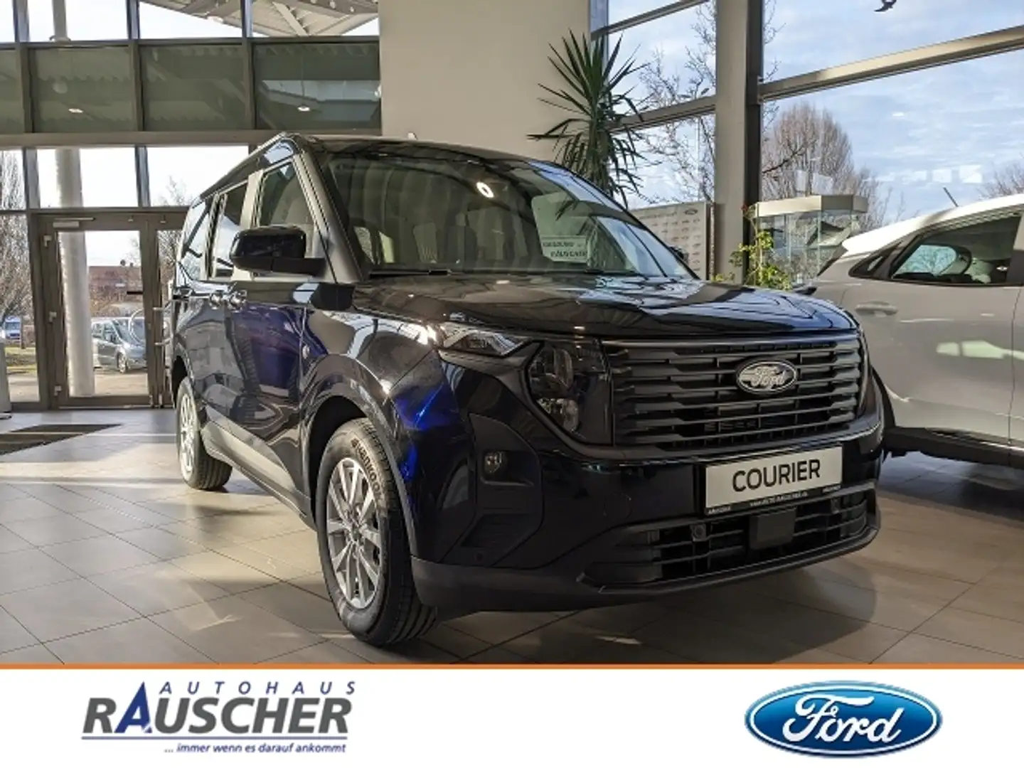 Ford Tourneo Courier 1.0 l Ecoboost 92 kW Titanium Fekete - 1