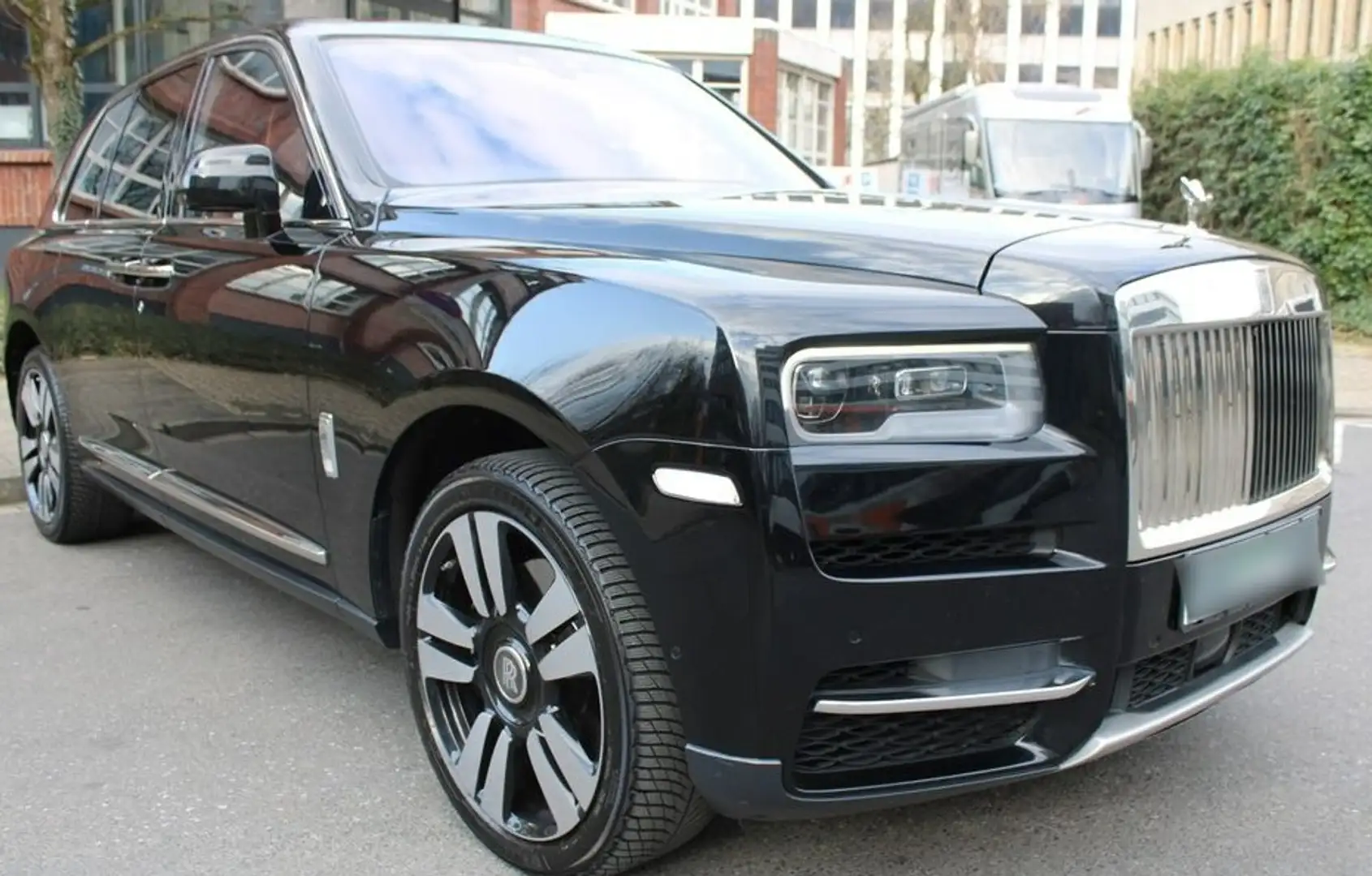 Rolls-Royce Cullinan Negru - 2