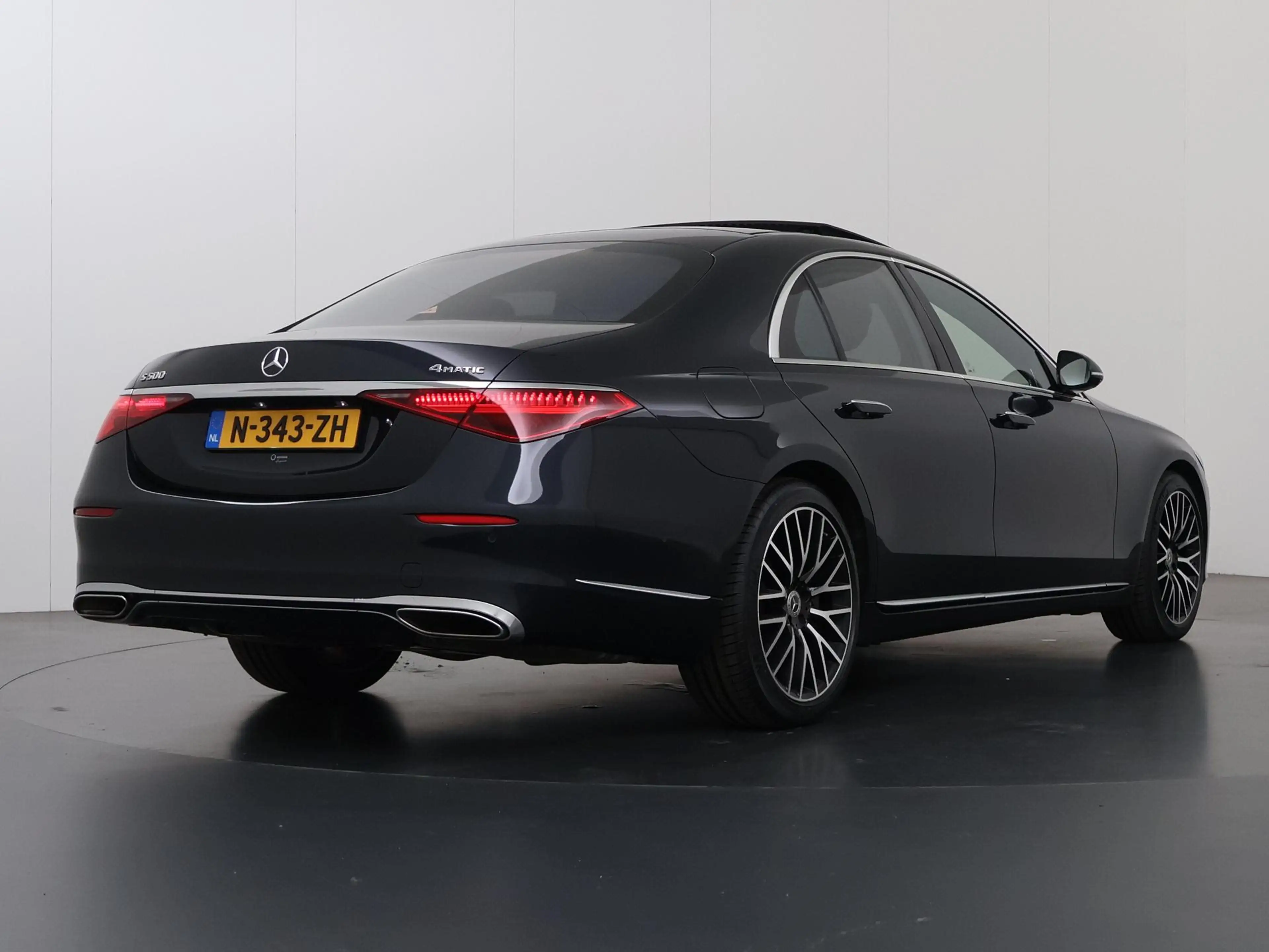 Mercedes-Benz S 500 4MATIC AMG Line | Premium plus | Rear executive | — photo 2