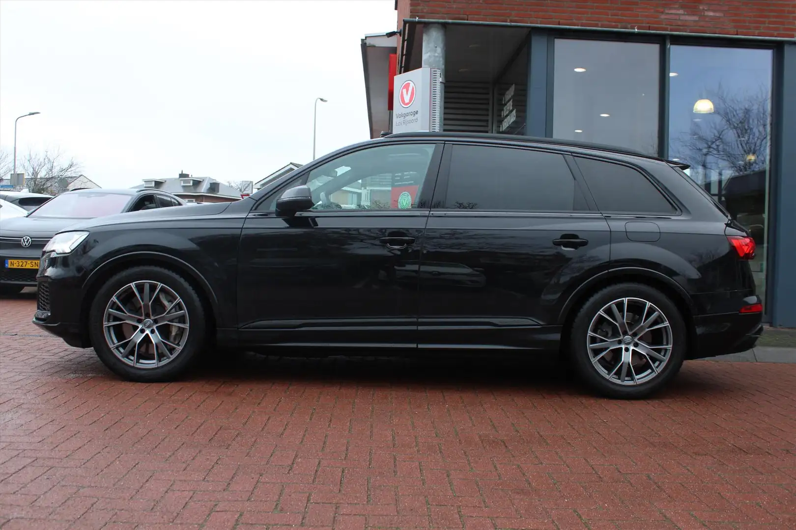 Audi Q7 55 TFSI PHEV *S line* | Trekhaak | Schuifdak | Car Noir - 2
