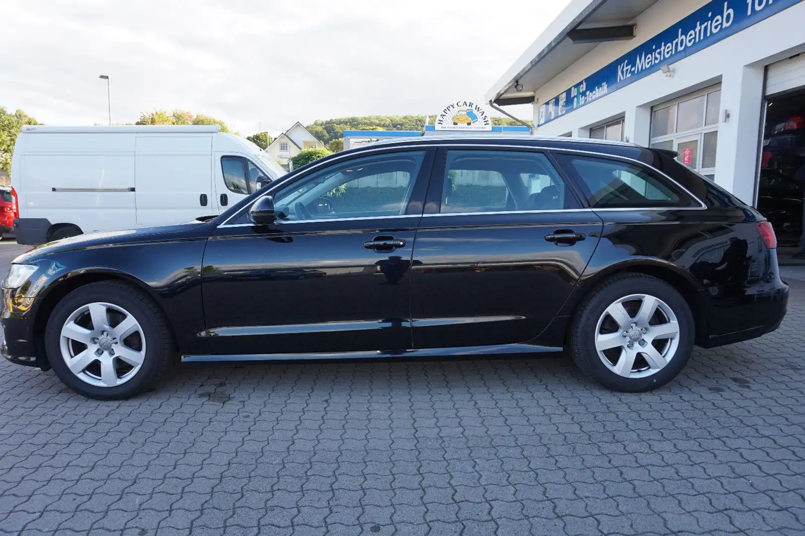 Audi A6 Avant 2.0 TDI ultra Schwarz - 2