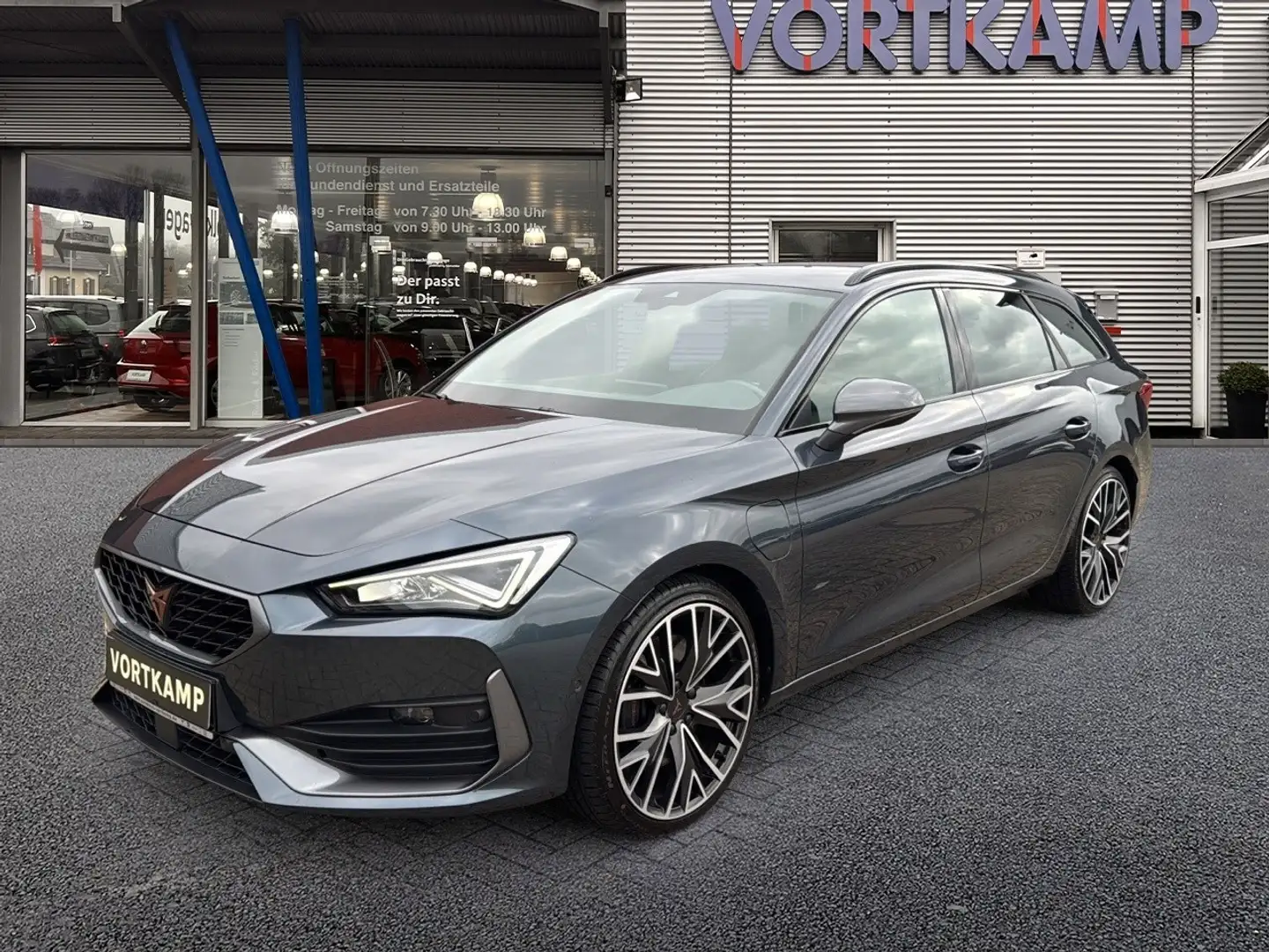 CUPRA Leon SP VZ e-Hybrid AHK/Kamera/FullLink Grau - 2