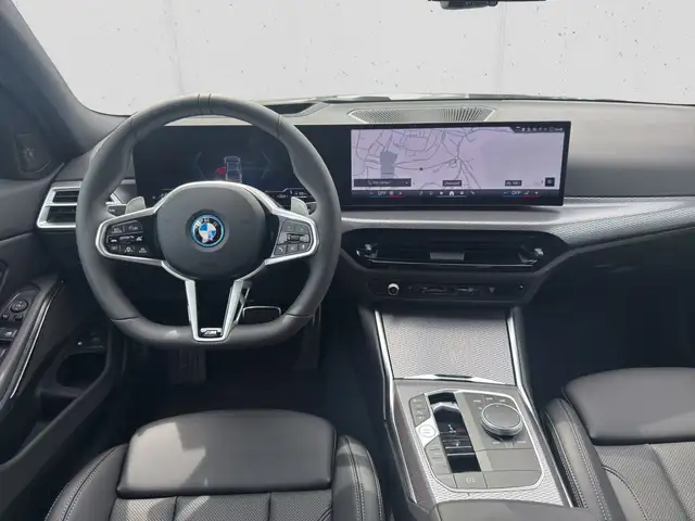 BMW 3 Series view 12