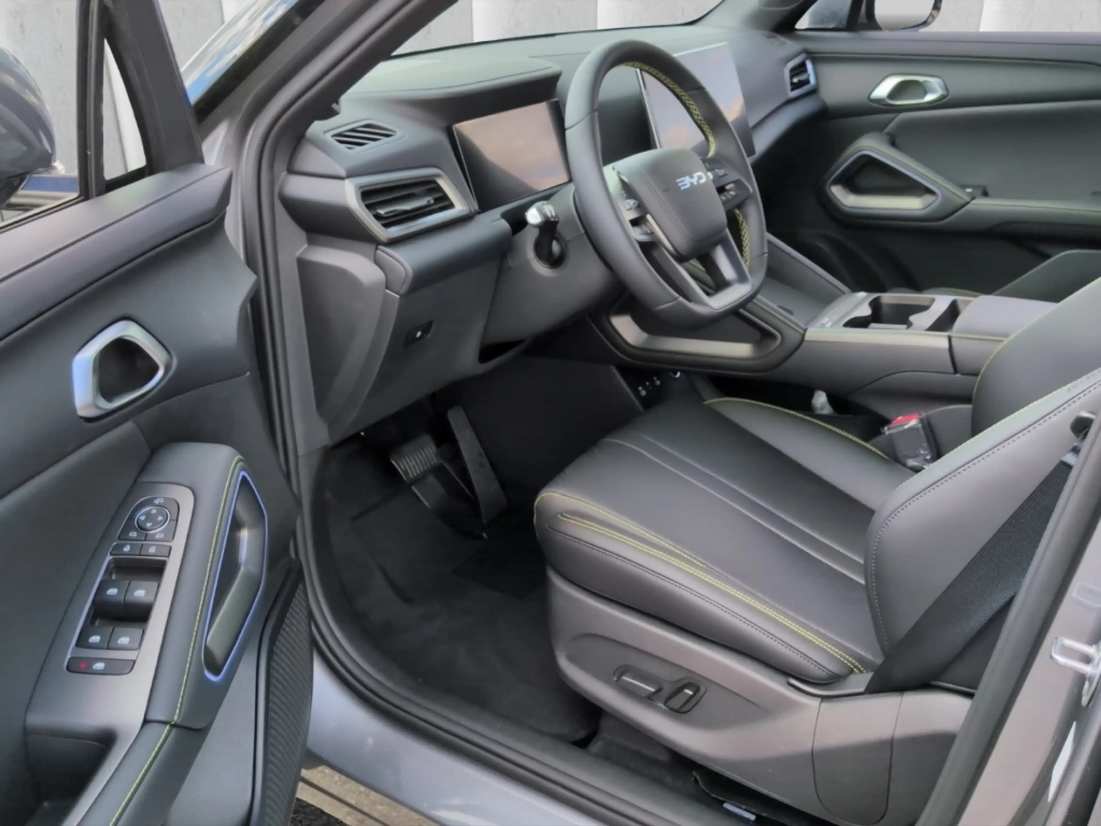 BYD Atto 2 DM-i Boost eHybrid*Panodach 360°Kam Leder — photo 5