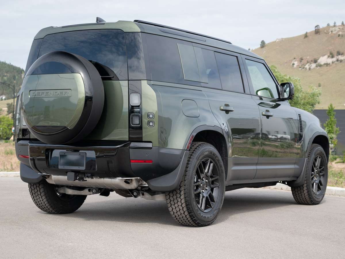 2026 Land Rover Defender 110 P300 S alt 2