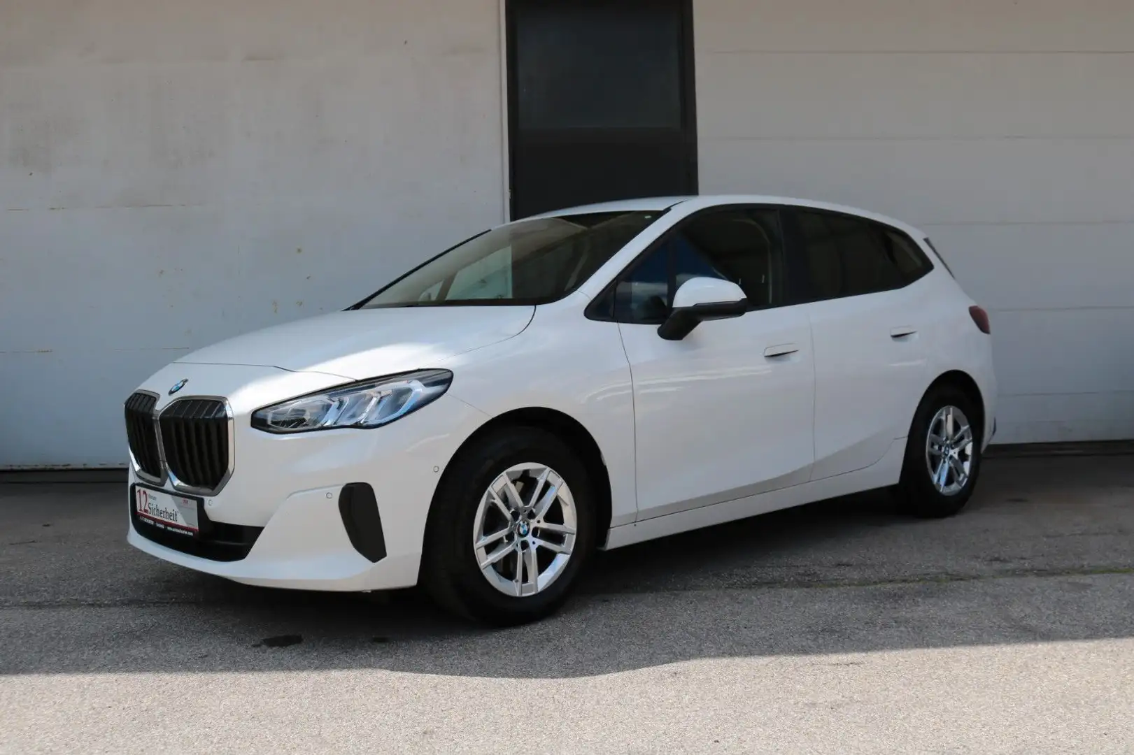BMW 218 Active Tourer 218d Steptronic*Anhängerkupplung* Weiß - 1