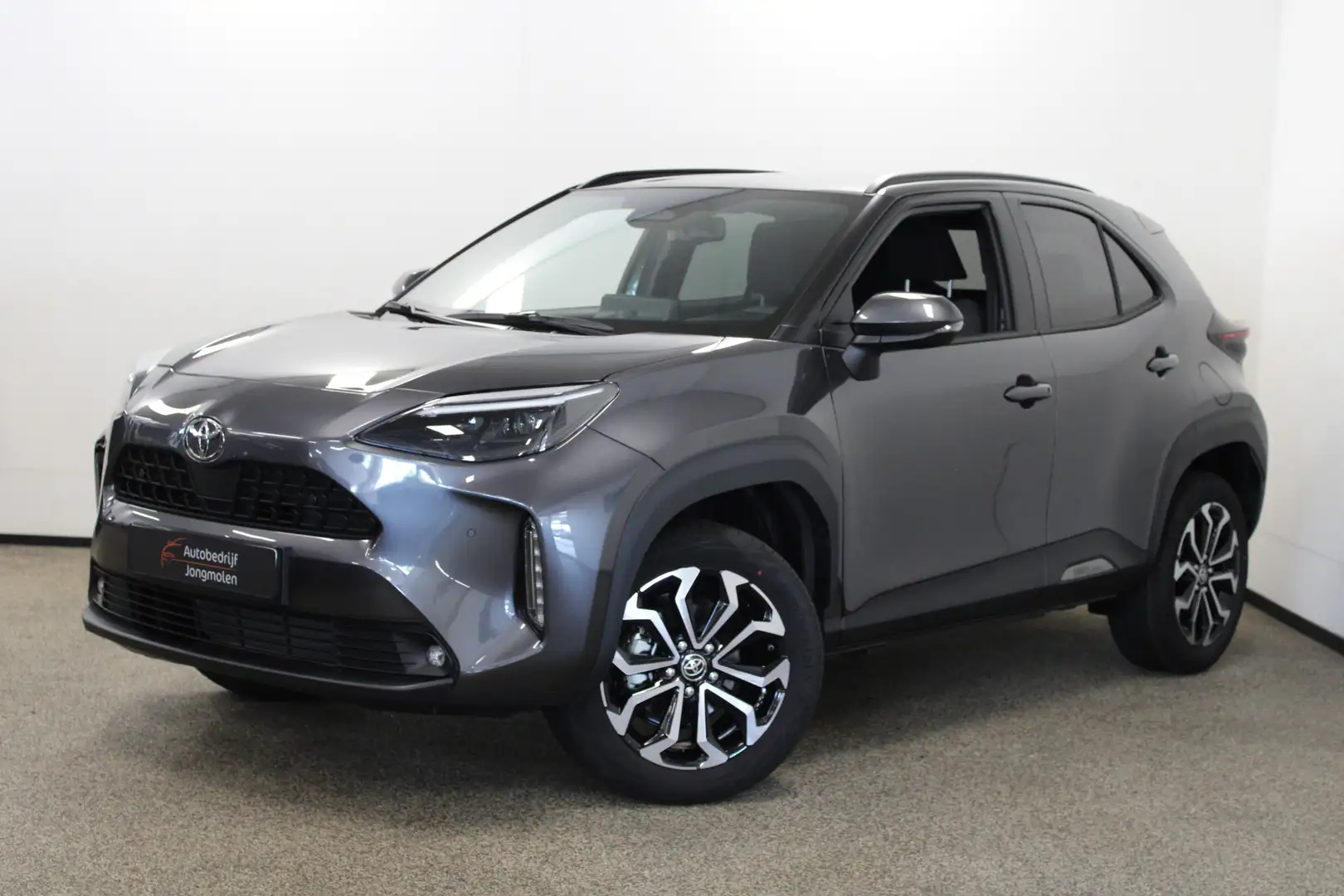 Toyota Yaris Cross 1.5 Hybrid 130 Dynamic Grijs - 1
