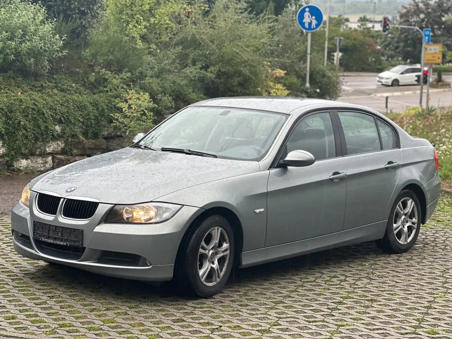 BMW 318 318i guter Zustand Tüv Neu Grigio - 1