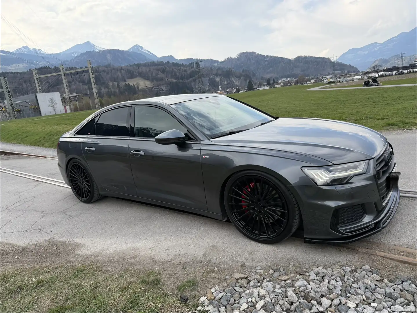 Audi A6 55 TFSI quattro S-tronic sport Grau - 2