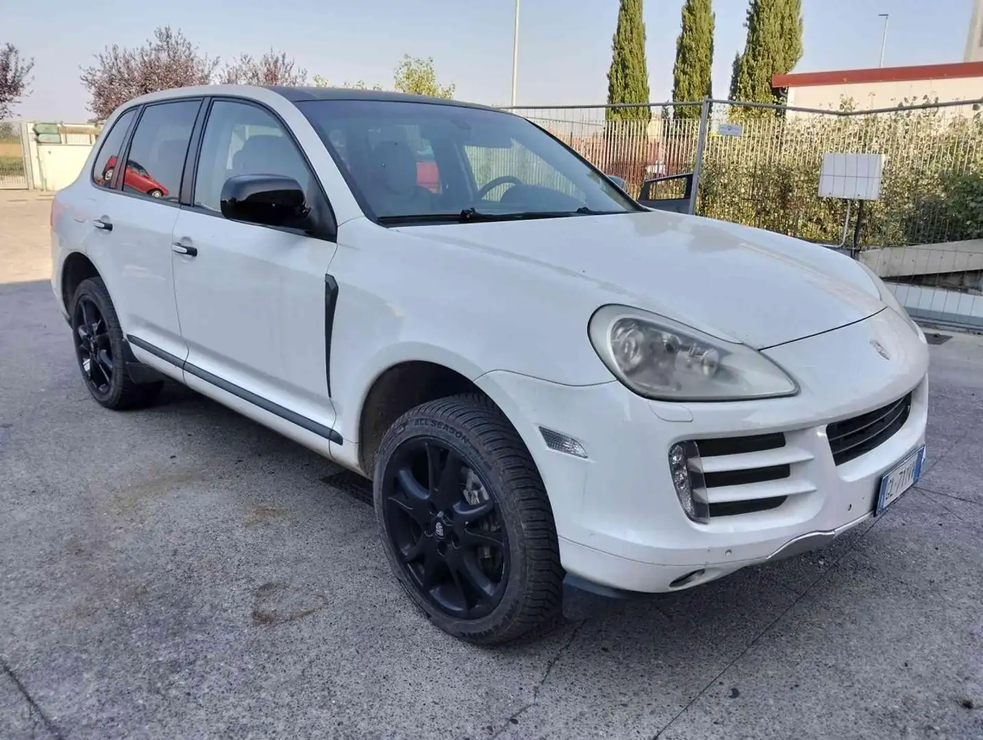 Porsche Cayenne 3.0 Diesel Weiß - 2
