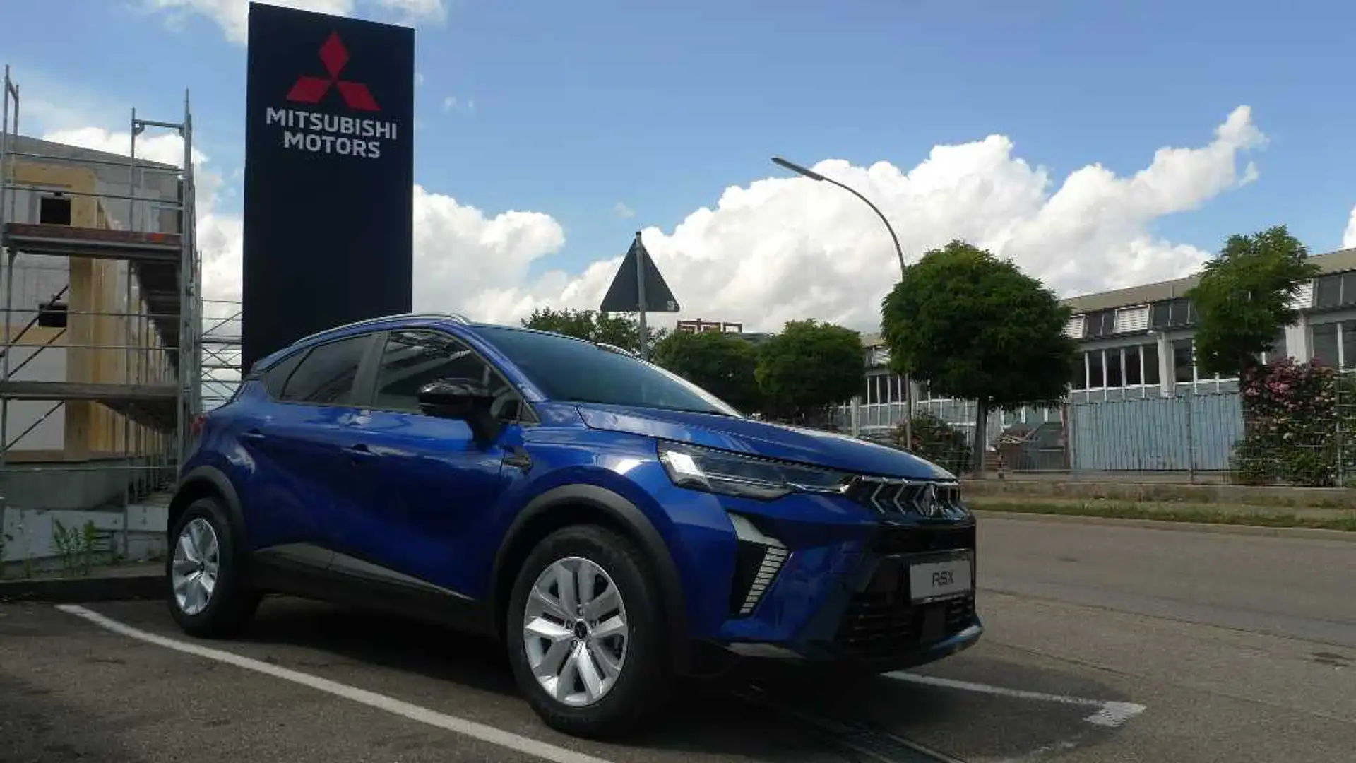 Mitsubishi ASX PLUS 1.3 T-Benziner 6-Gang Blau - 1