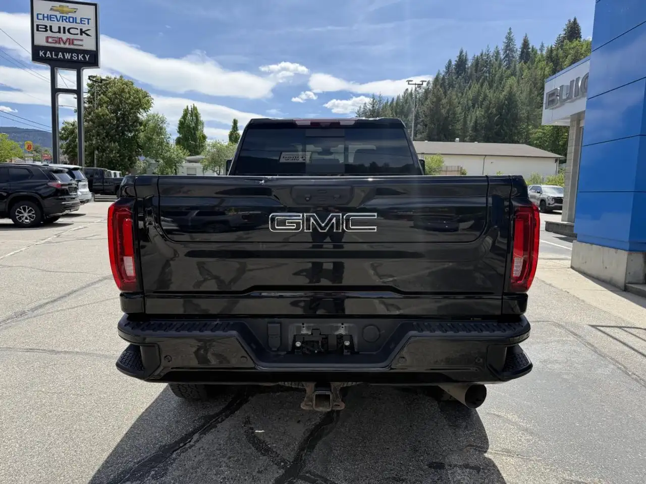 GMC Sierra 3500HD снимка GMC Sierra 3500HD