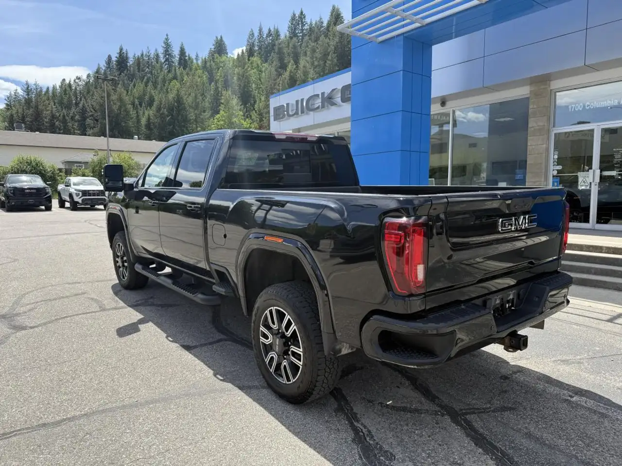 GMC Sierra 3500HD снимка GMC Sierra 3500HD
