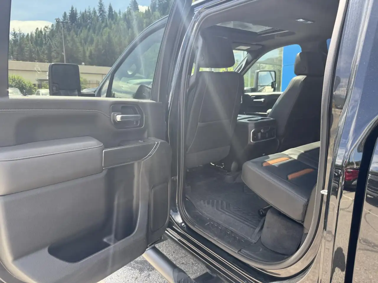 GMC Sierra 3500HD снимка GMC Sierra 3500HD