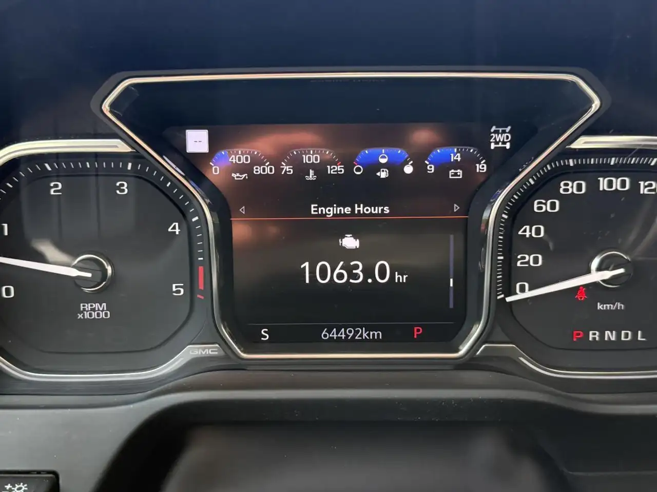 GMC Sierra 3500HD снимка GMC Sierra 3500HD
